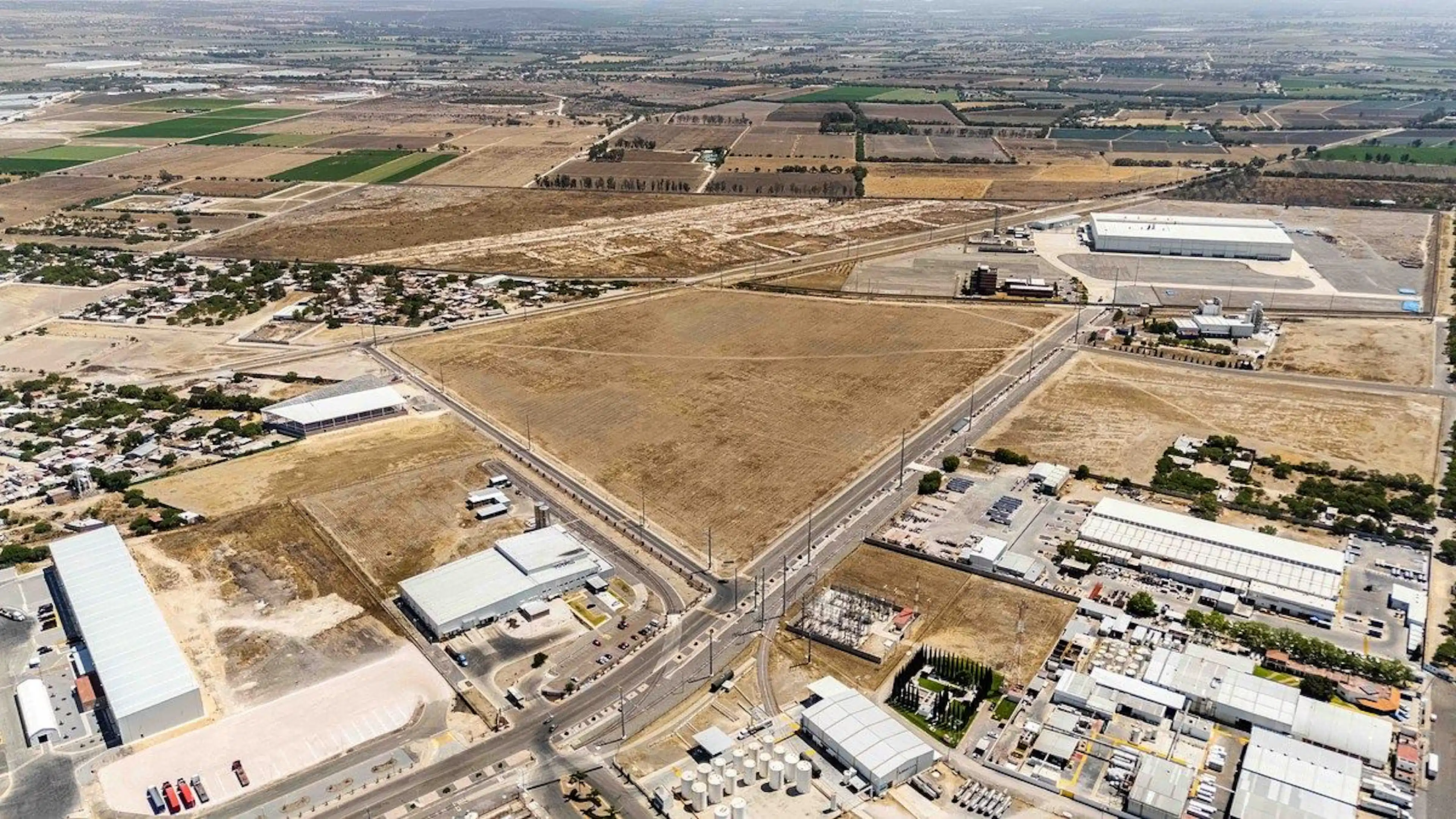 Venta De Predio De 114,057.53 M2 En Parque Industrial Opción Guanajuato
