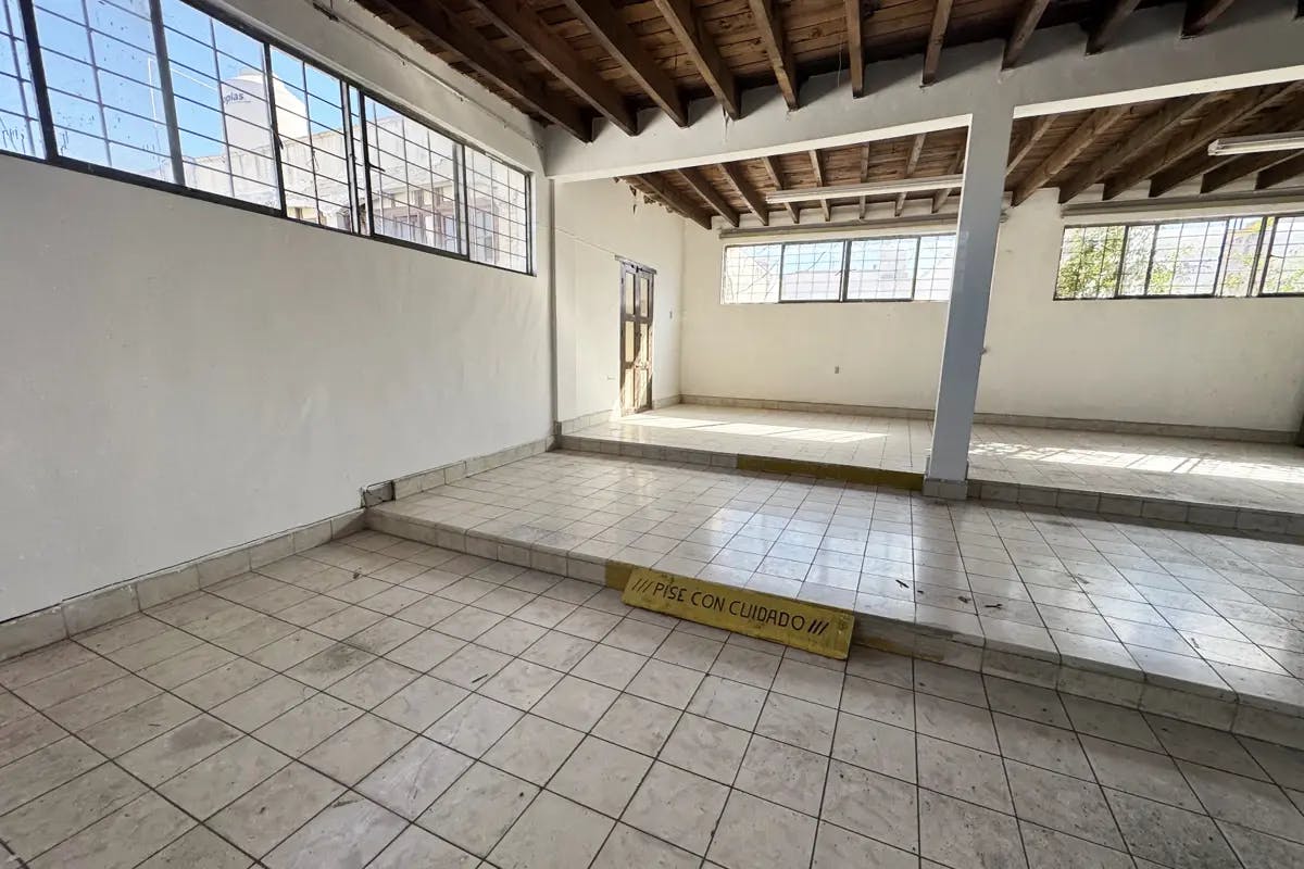 Local Comercial Spot2