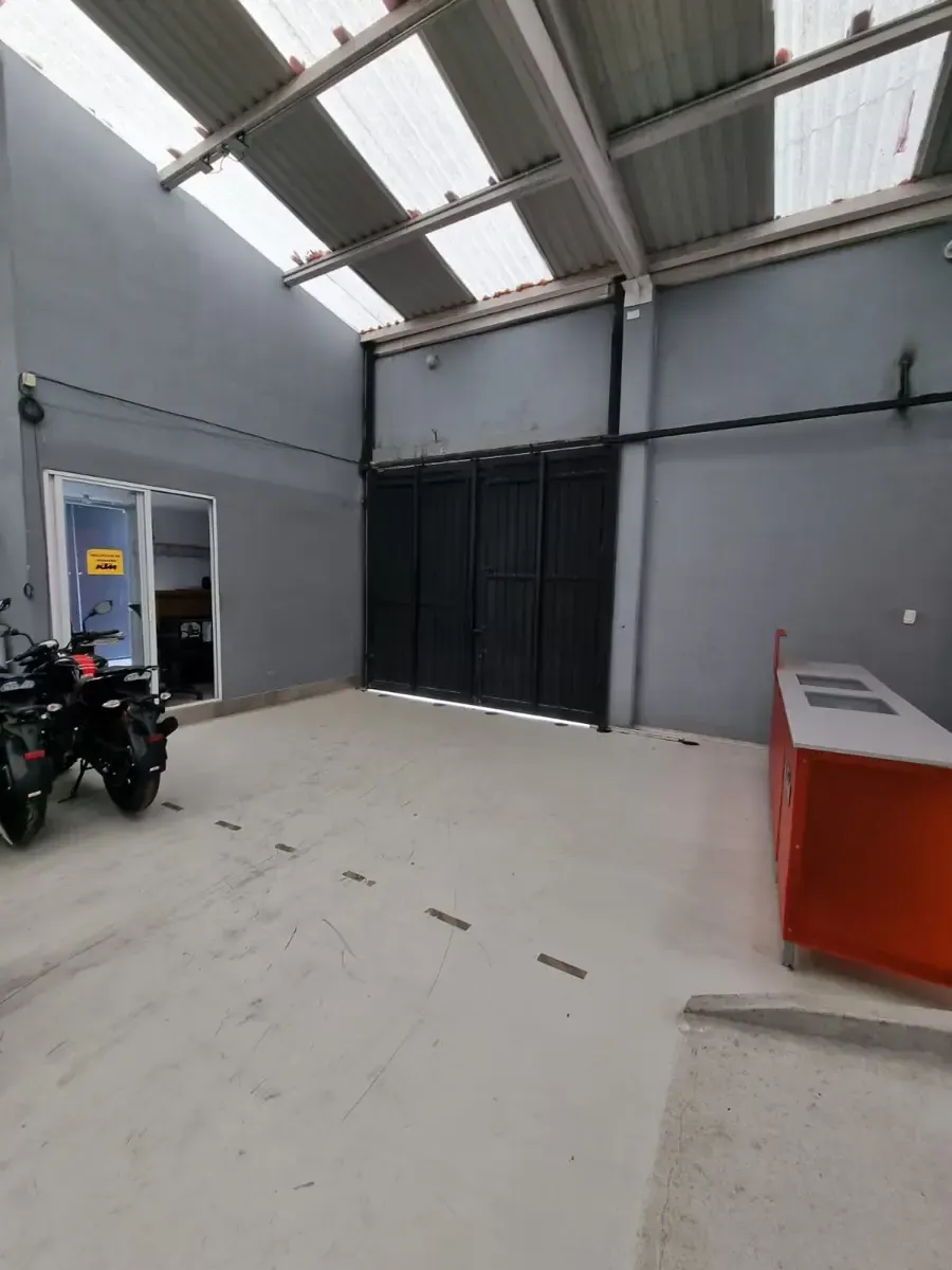 Local Comercial Spot2