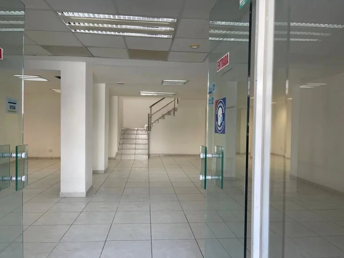 Local Comercial Spot2