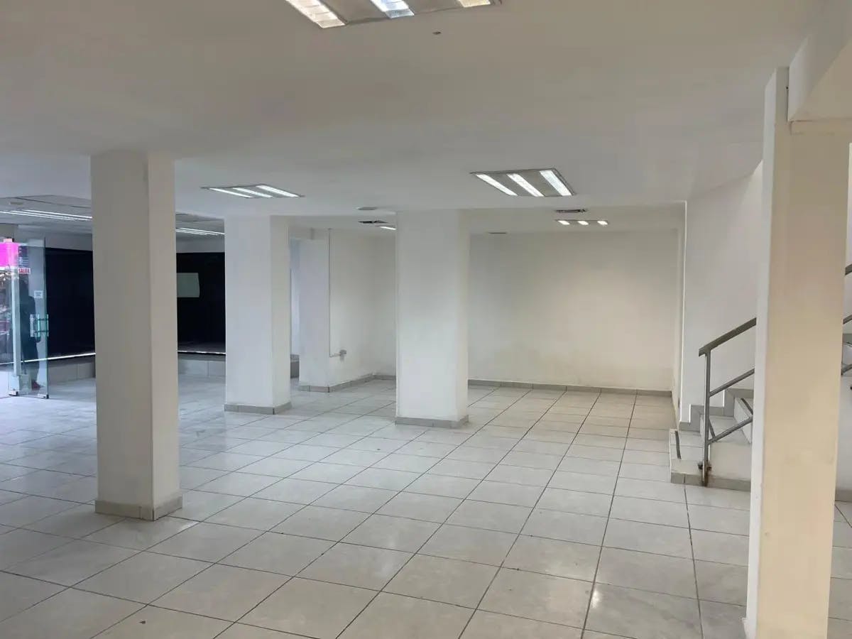 Local Comercial Spot2