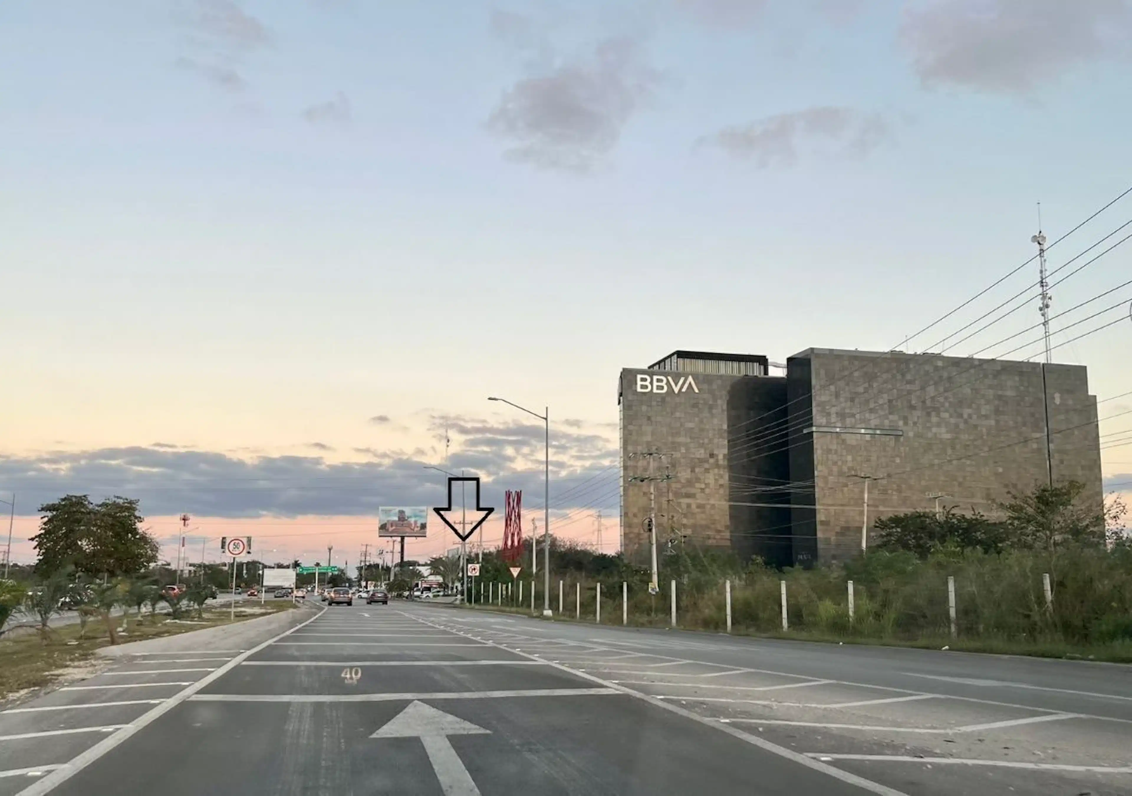 Terreno en renta en Periférico Norte, alado de Torre Black de BBVA, Mérida