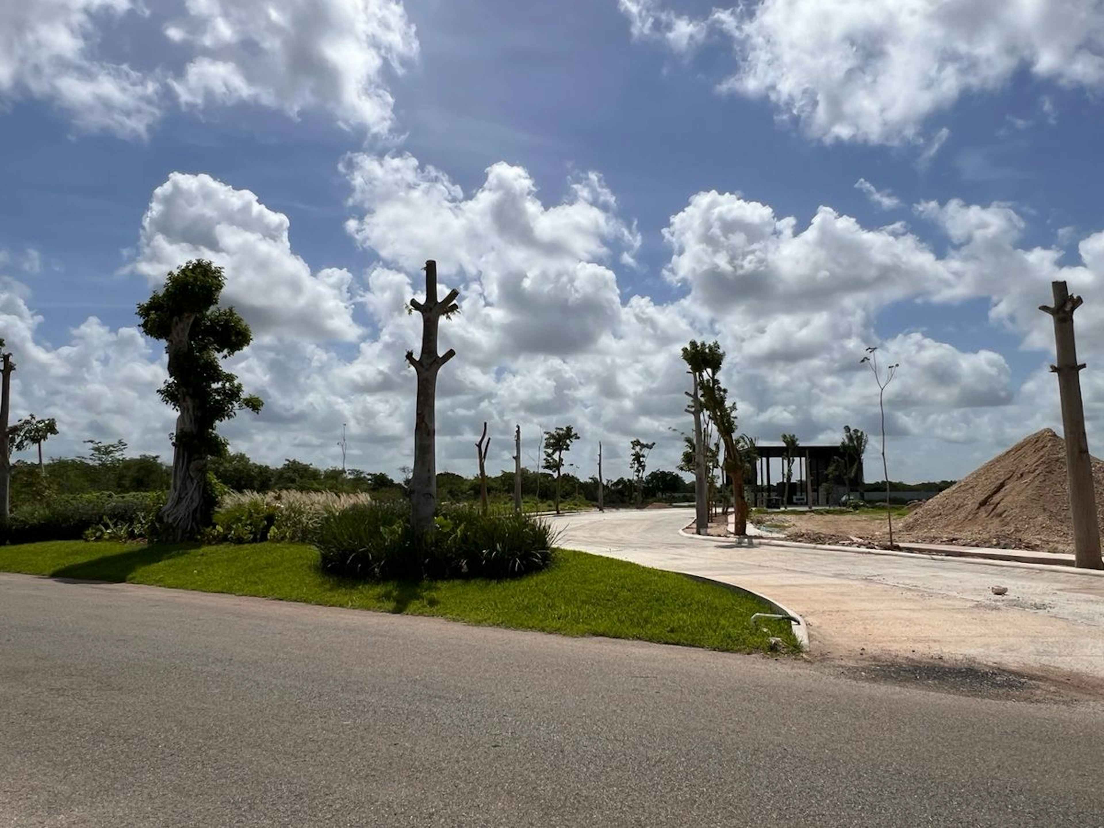 Terreno/lote En Venta Merida, Zona Tixcuytun, Priv. Morabela, Lista