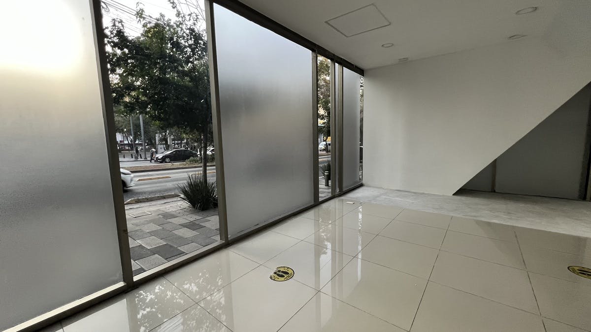 Local Comercial Spot2