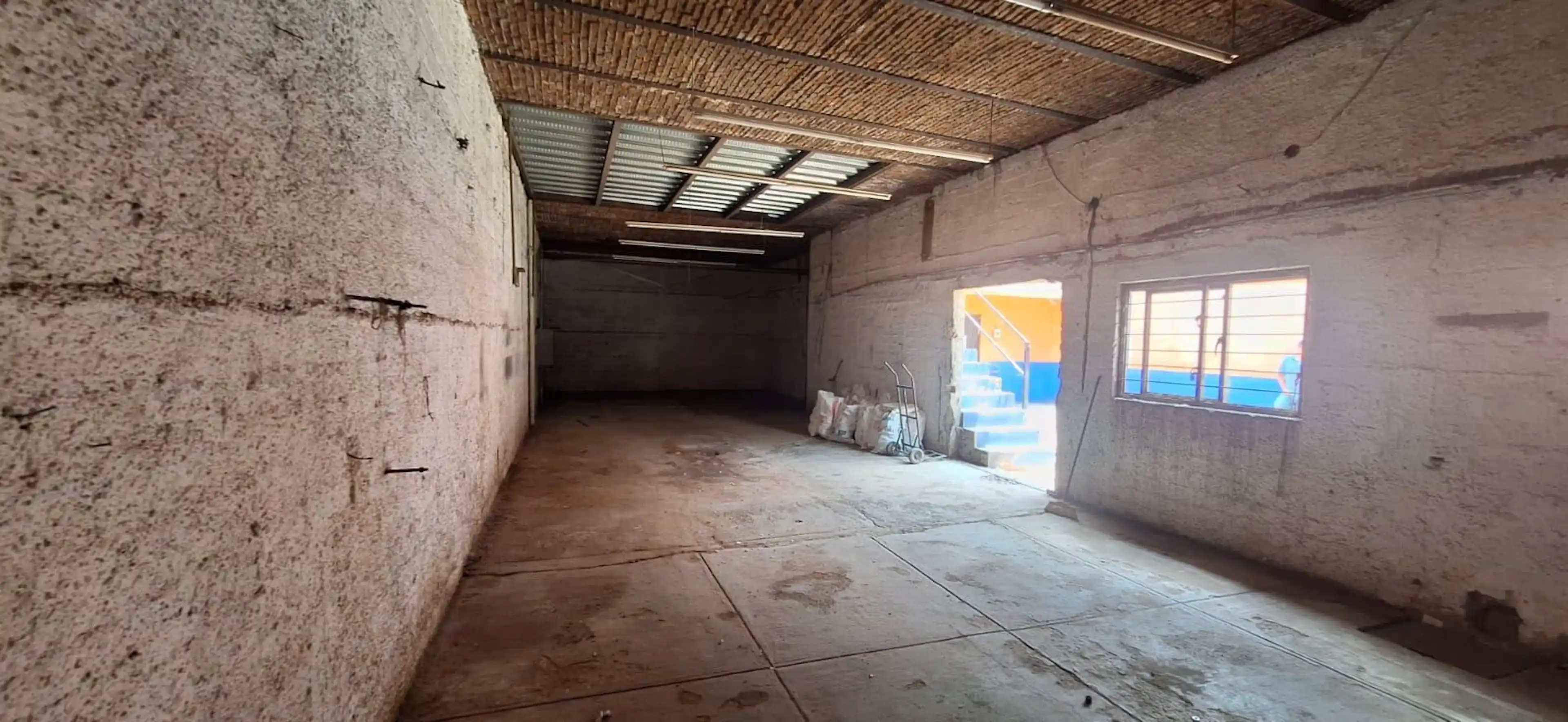Bodega en Renta  en La Palmira, Zapopan | Cerca de López Mateos y Periférico Sur