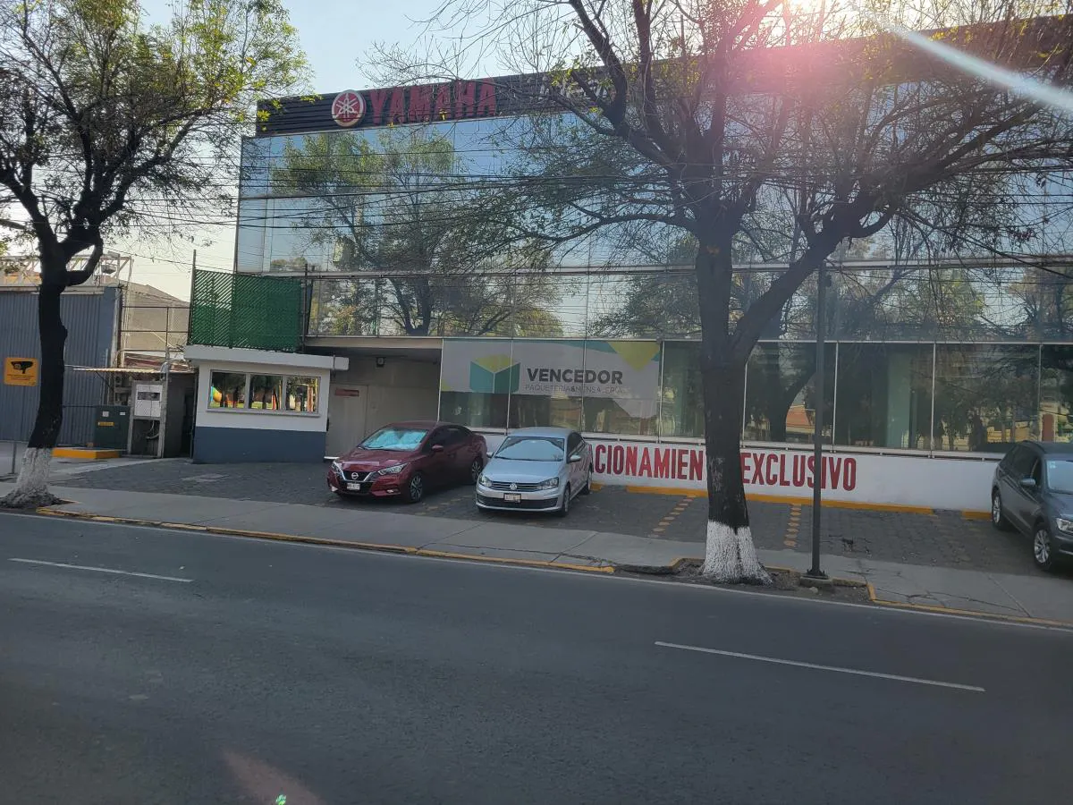 Local Comercial Spot2