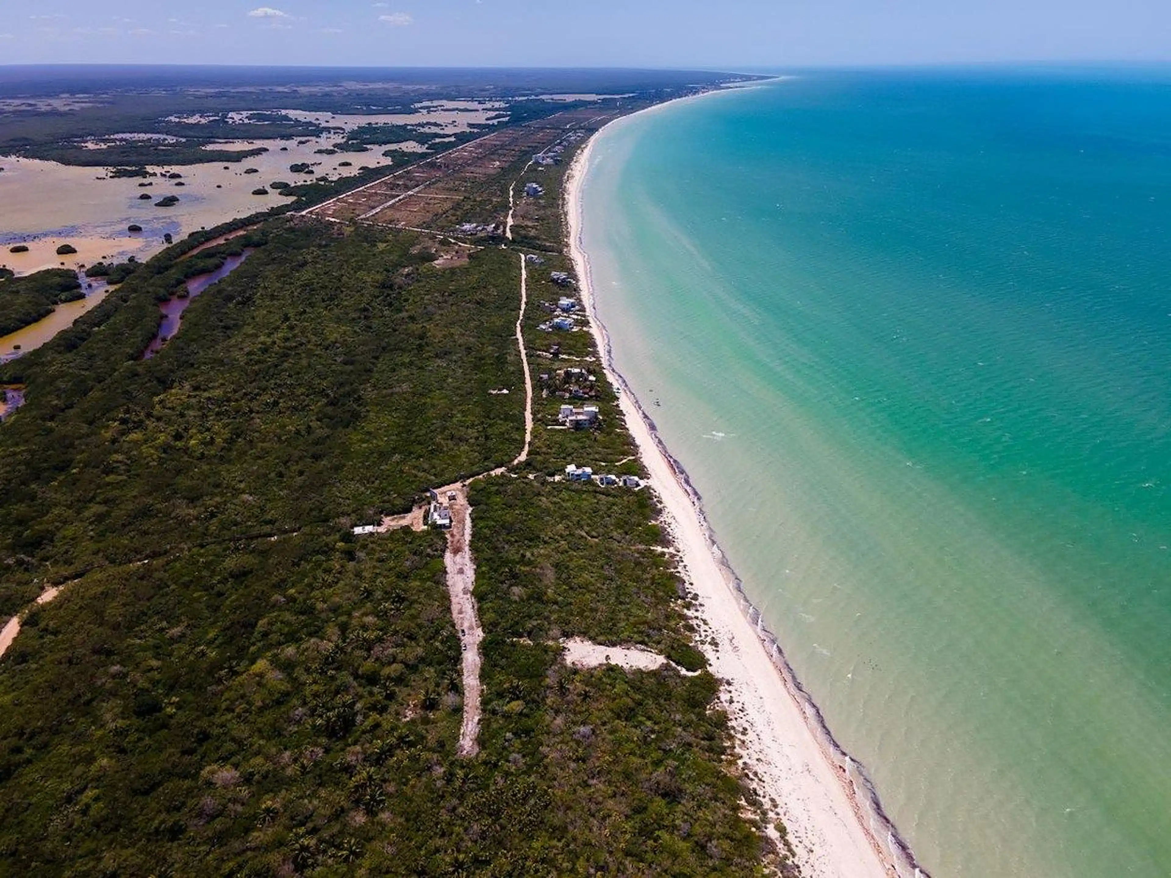 Terreno Frente Al Mar En Sisal | Privada Maramar