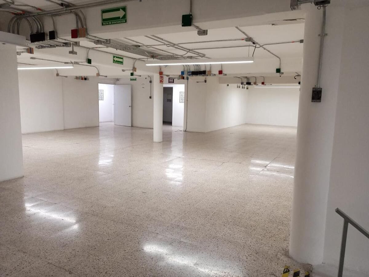 Local Comercial Spot2