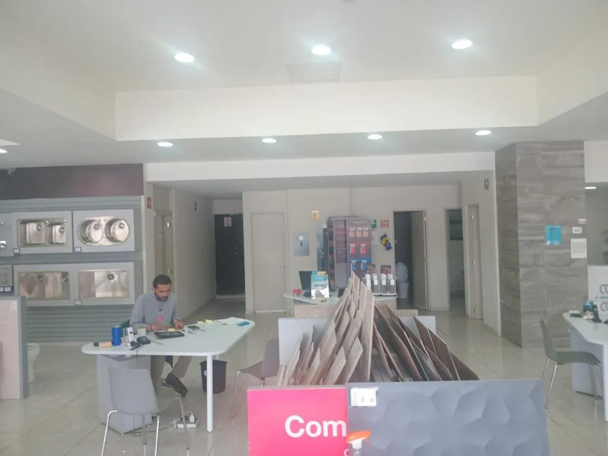 Local Comercial Spot2
