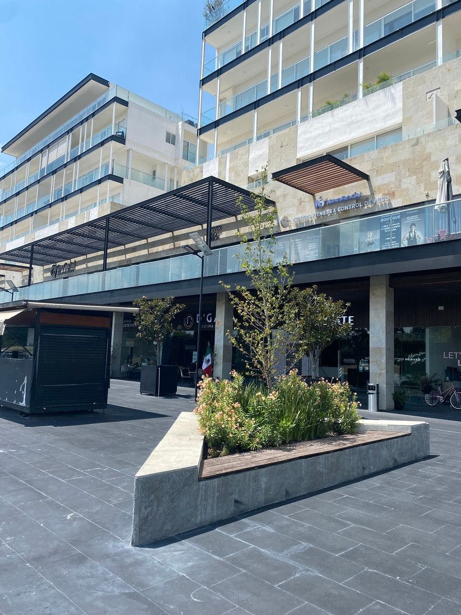 Local Comercial Spot2