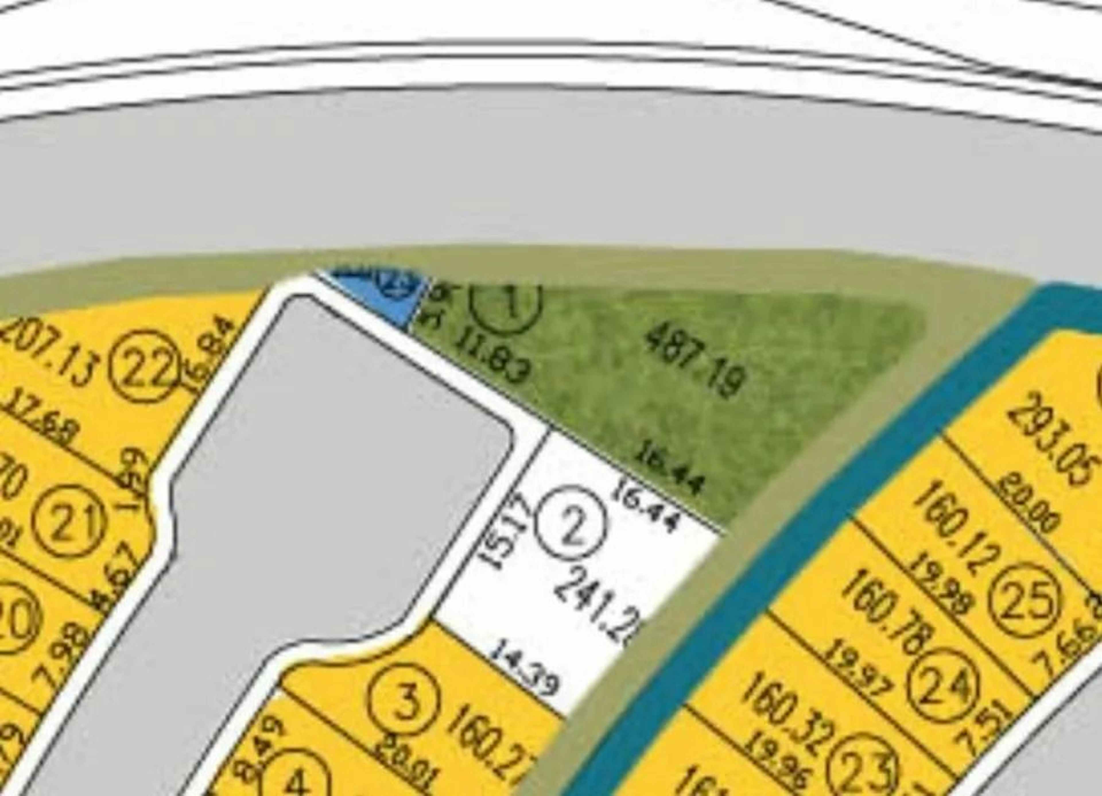 Terreno En Venta Altozano, Ubicado En Esquina Junto Al Área Jardinada