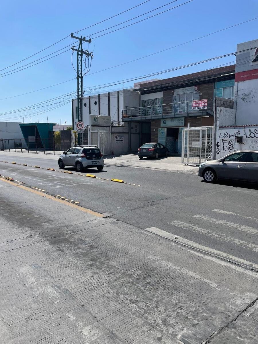 Local Comercial Spot2