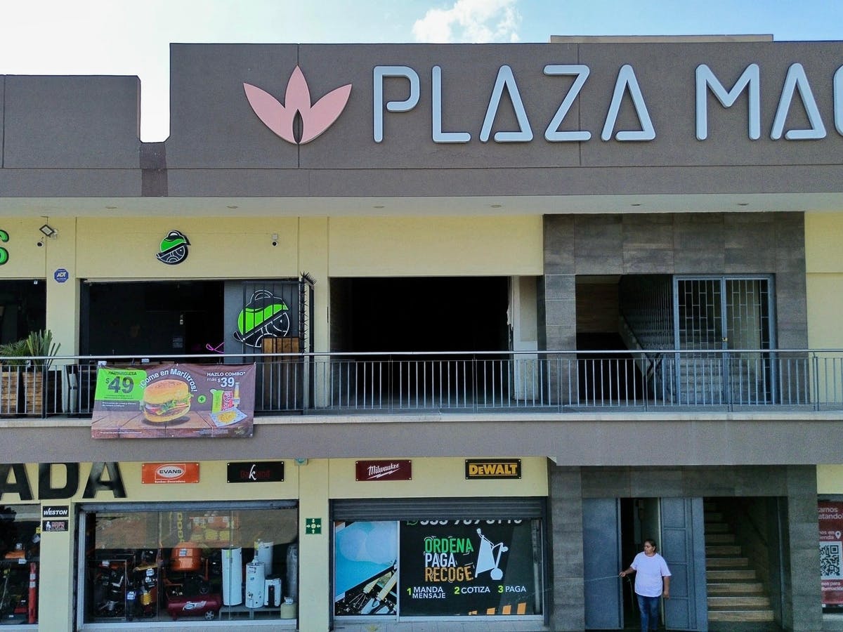 Local Comercial Spot2