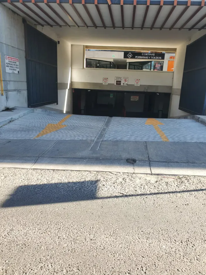 Local Comercial Spot2