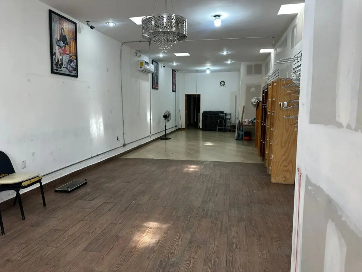 Local Comercial Spot2