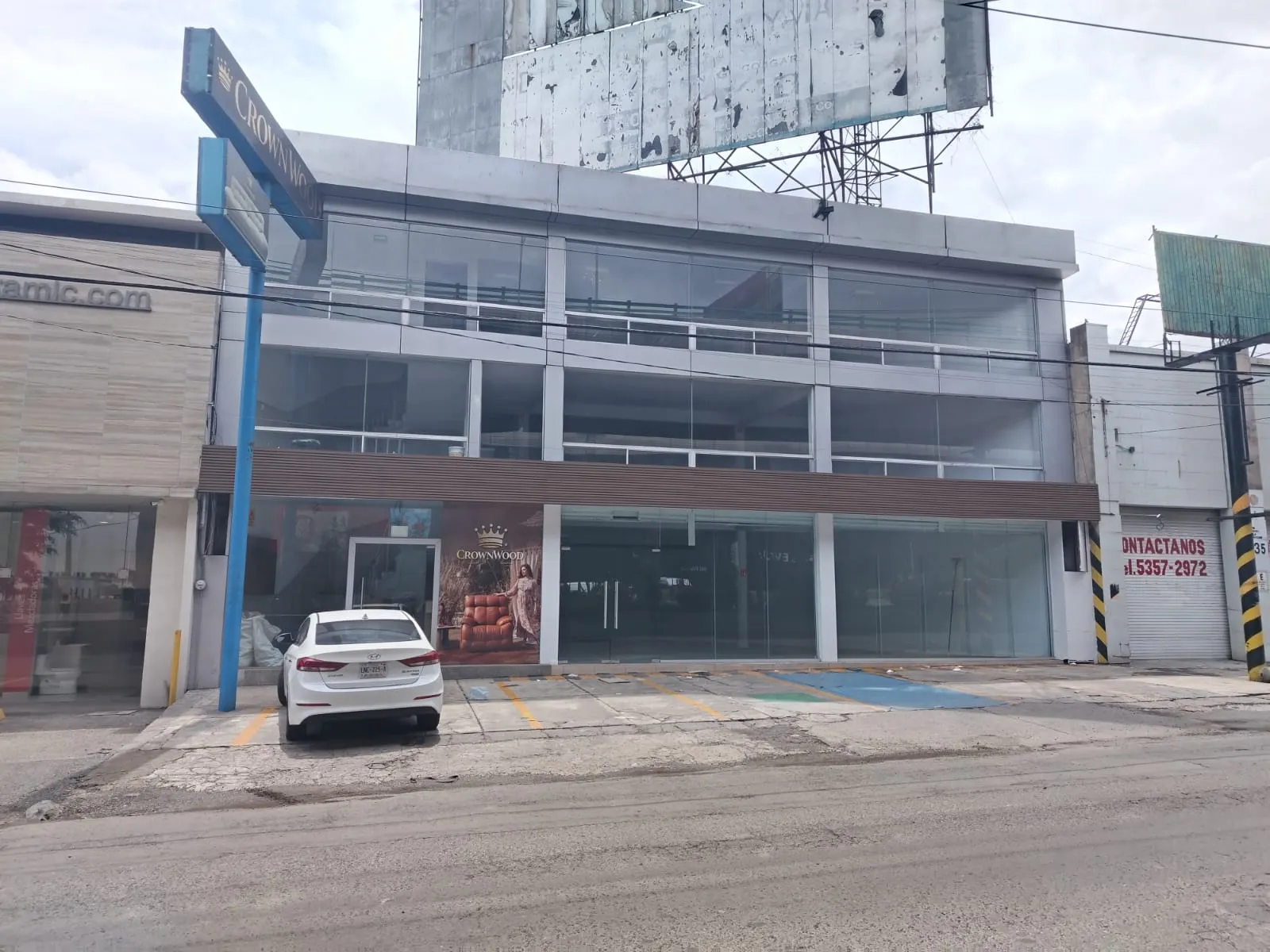 Local Comercial Spot2