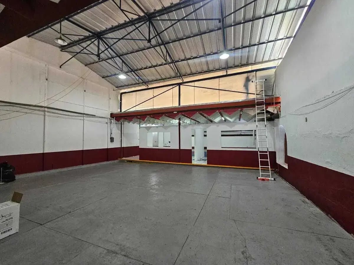 Local Comercial Spot2