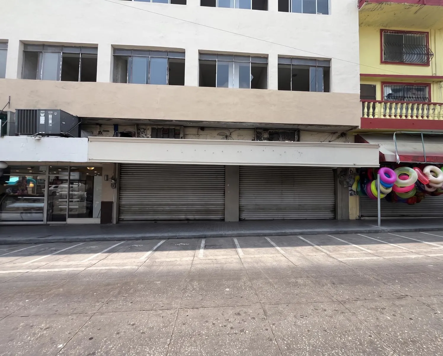 Local Comercial Spot2