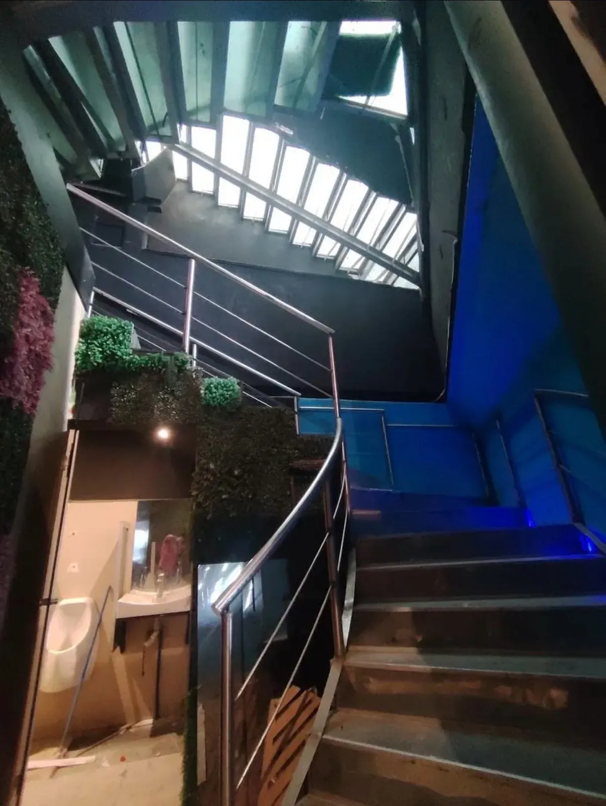 Local Comercial Spot2