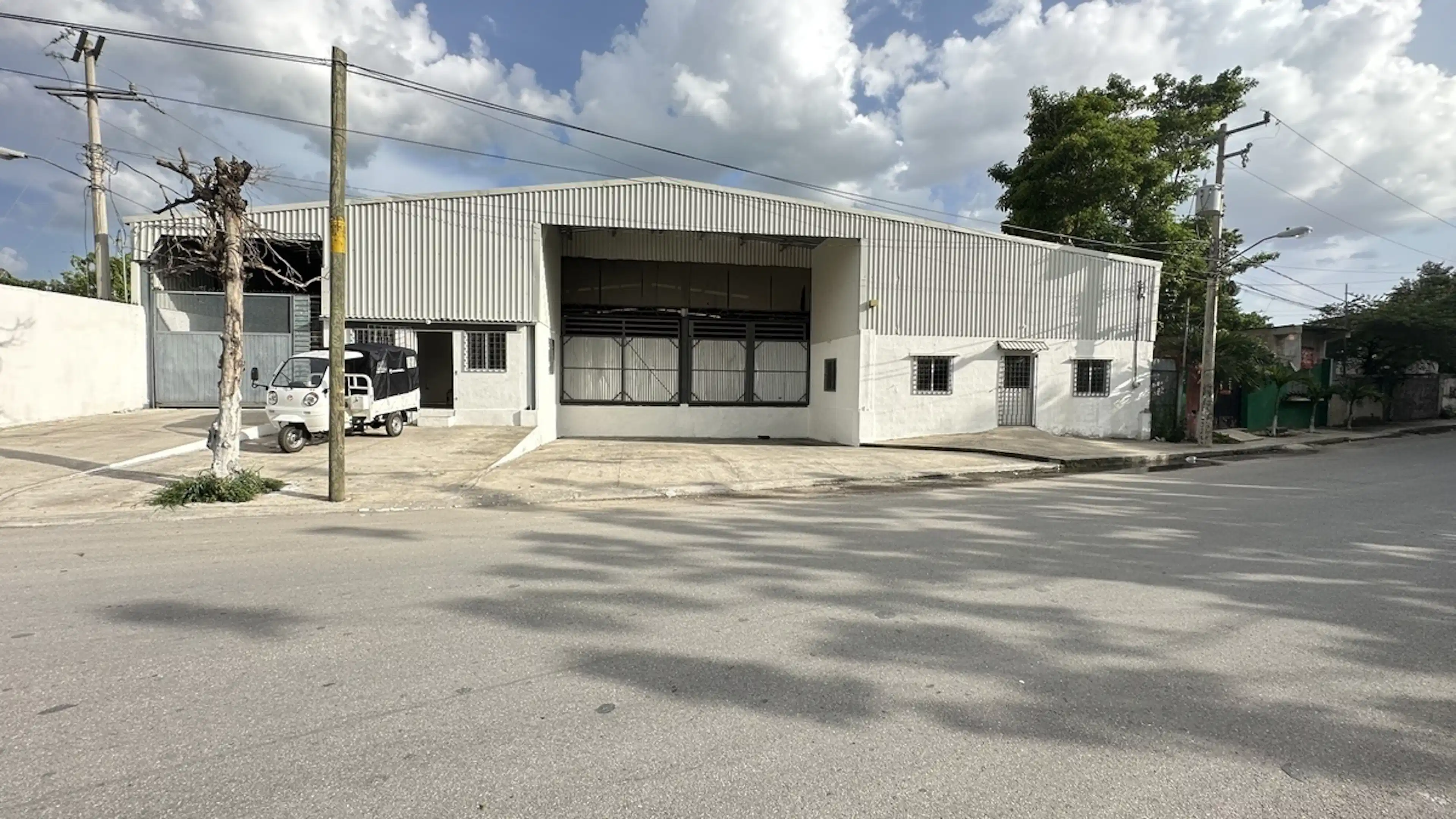 Bodega Periferico con Punto de Venta