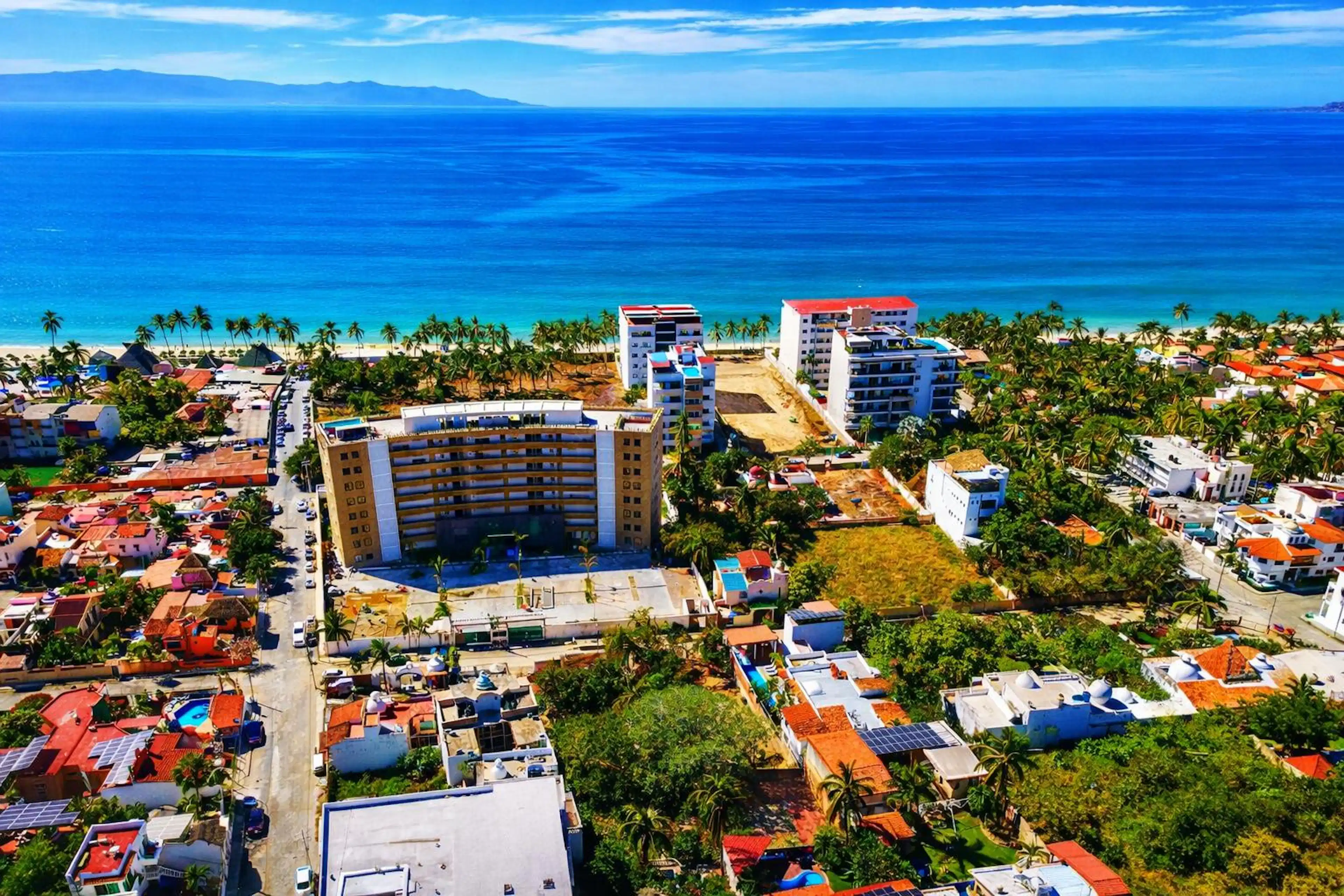 Terreno En Venta En Zona Dorada Bucerias | Alto Potencial Para Desarrollo A Pasos De Playa
