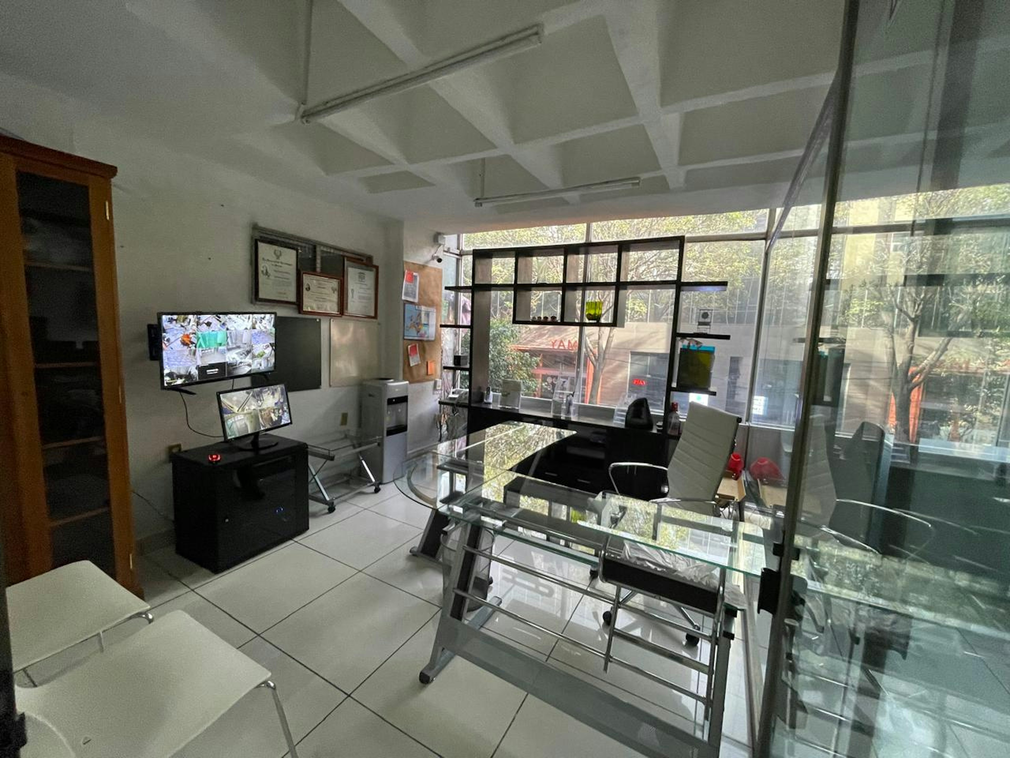 Spot image 0