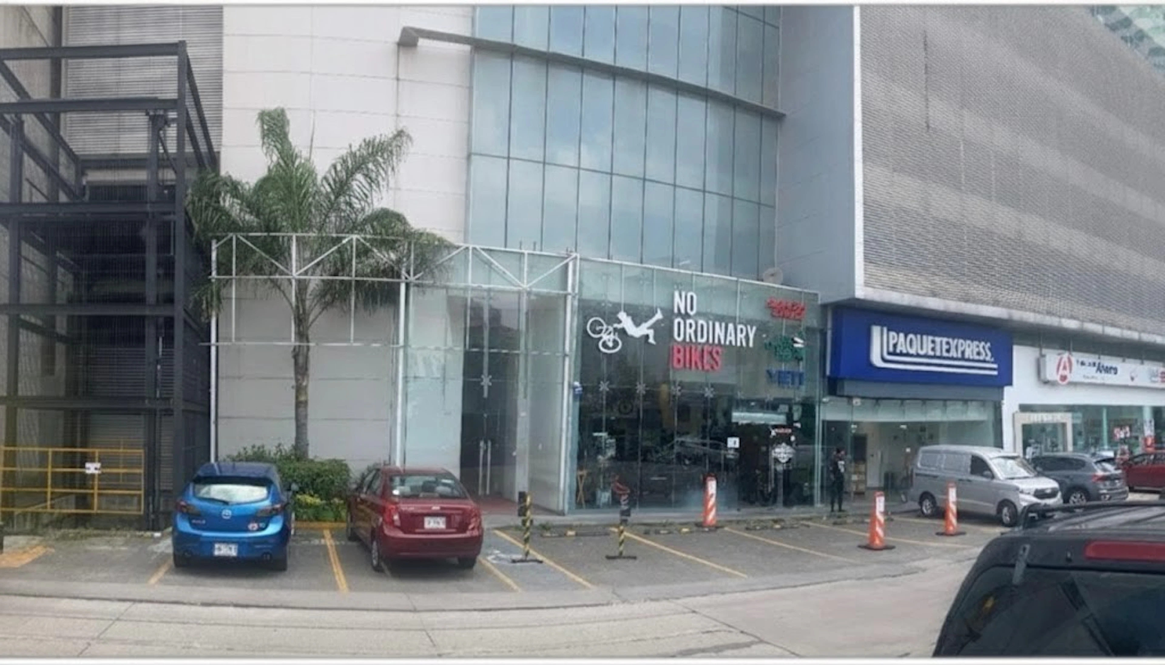 Local Comercial Spot2