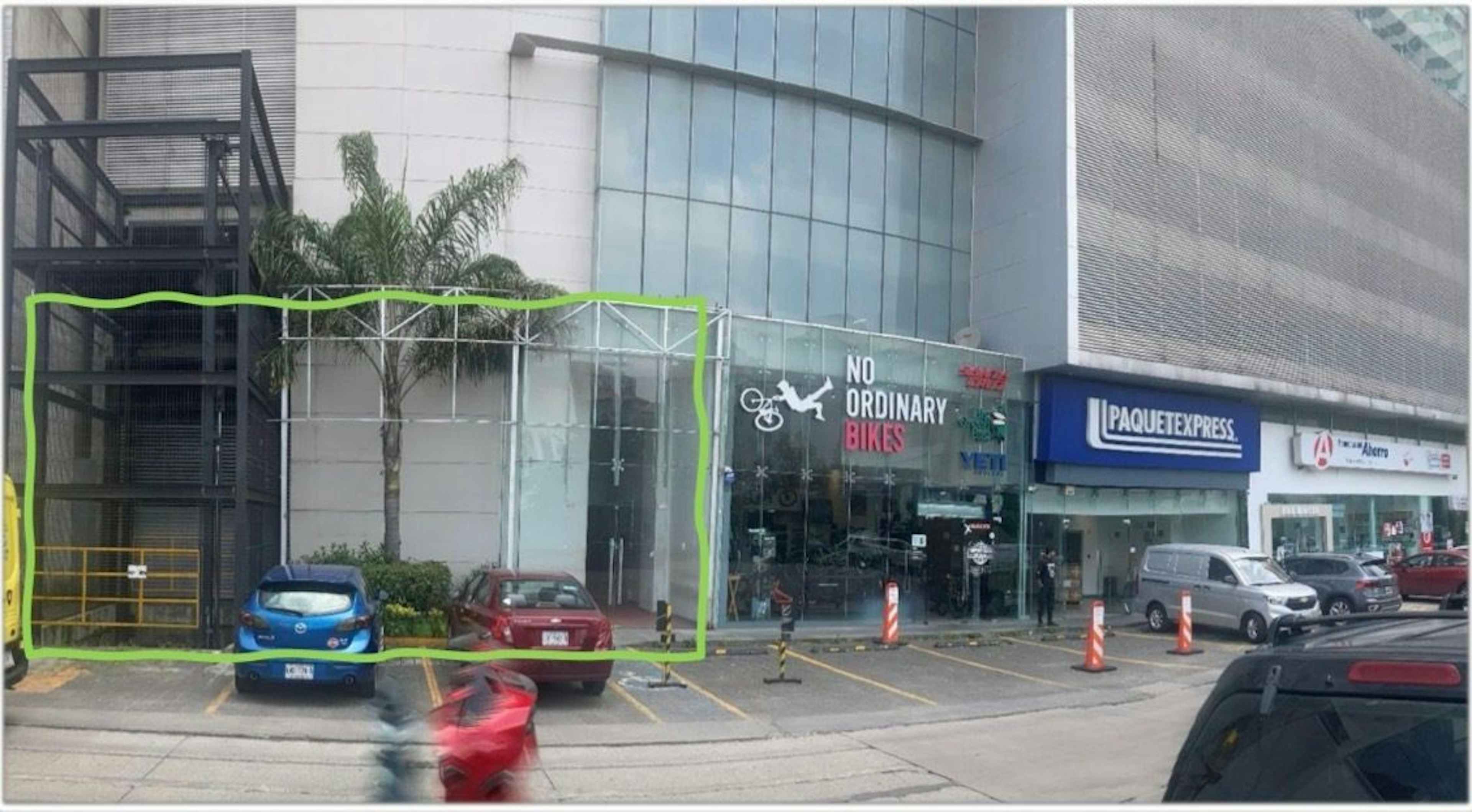 Juan Salvador Agraz 44