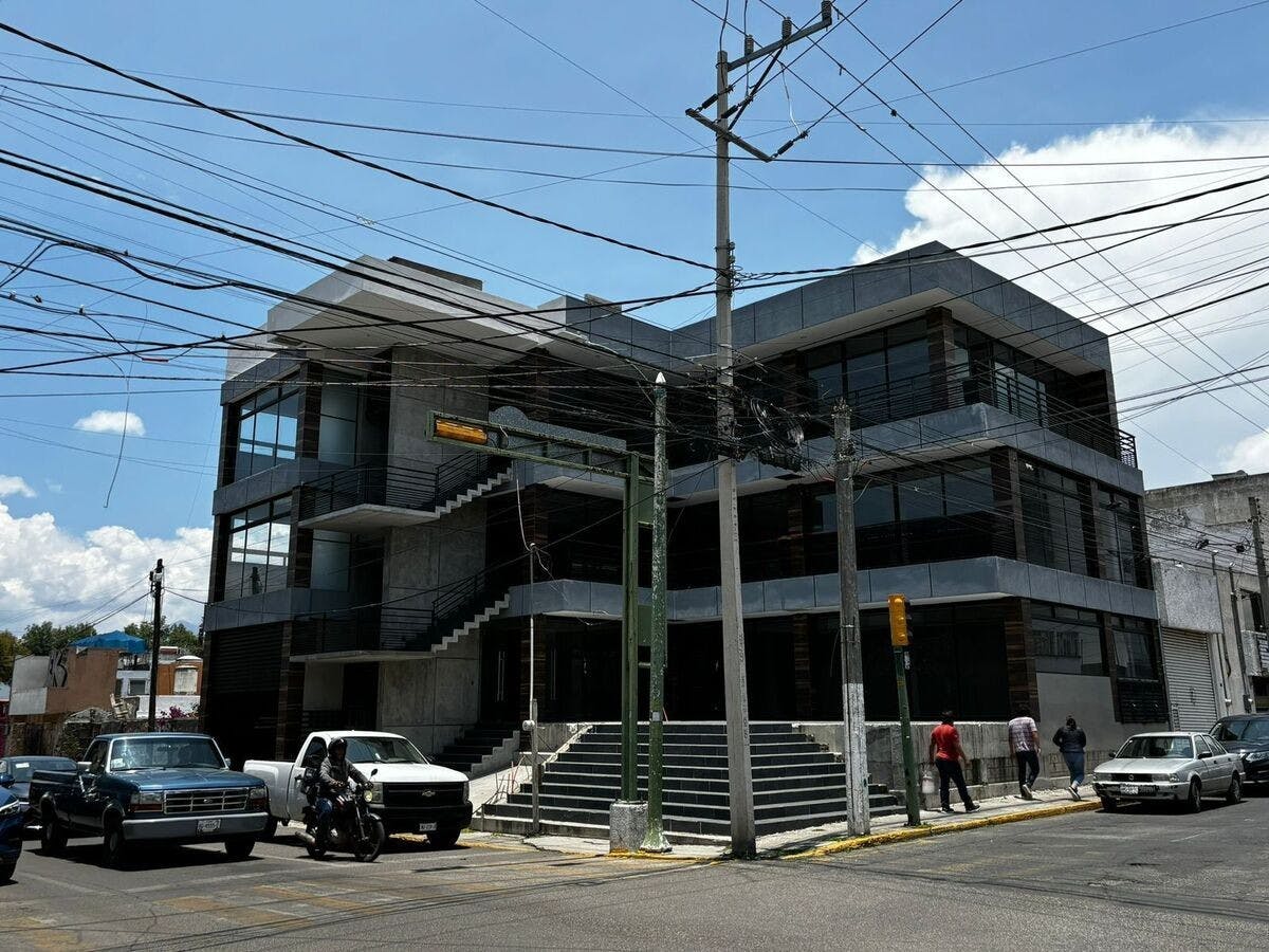 Local Comercial Spot2