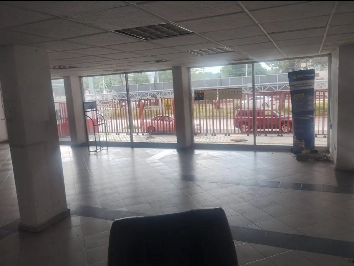 Local Comercial Spot2