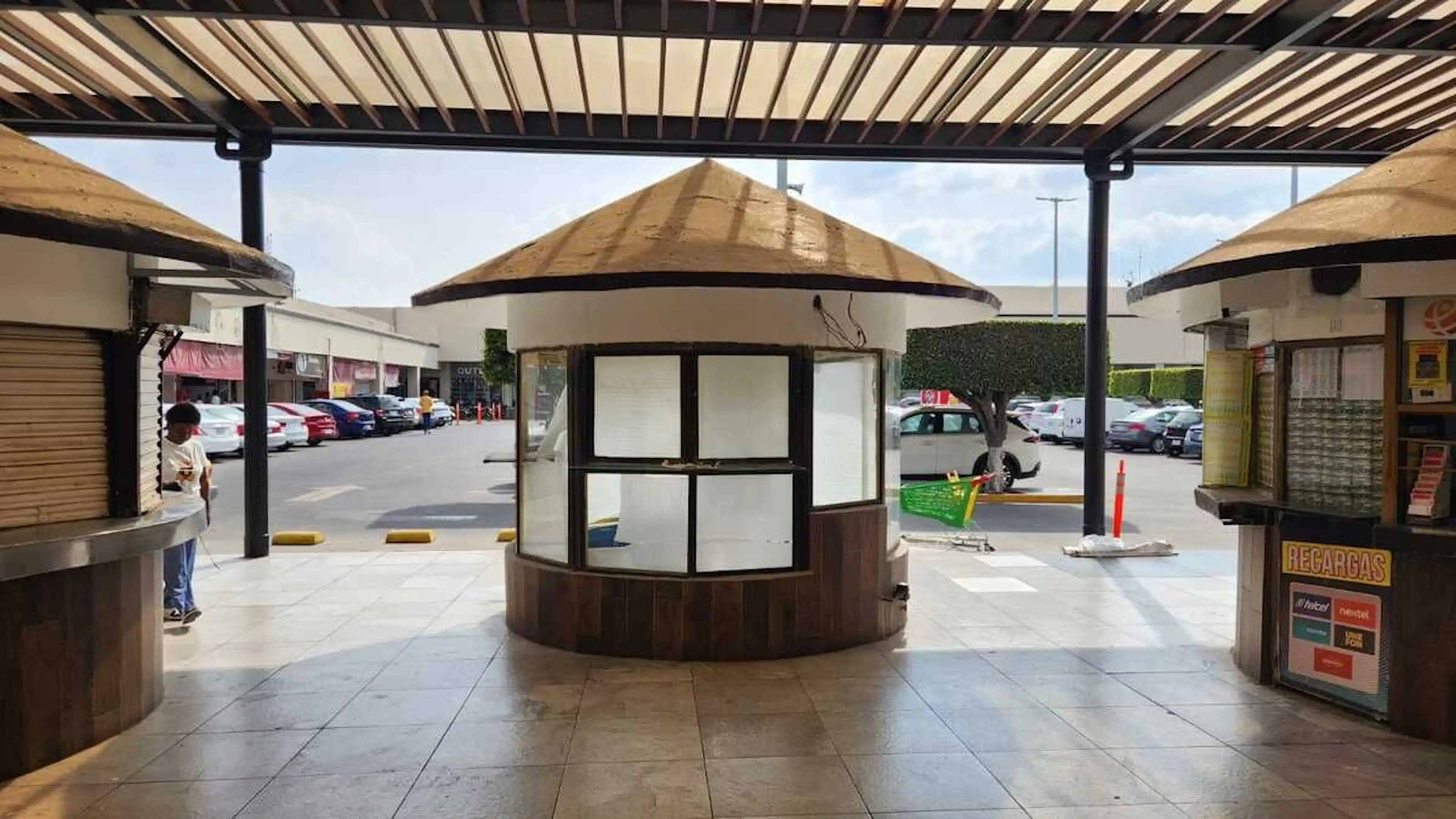 Avenida Paseo De La Arboleda