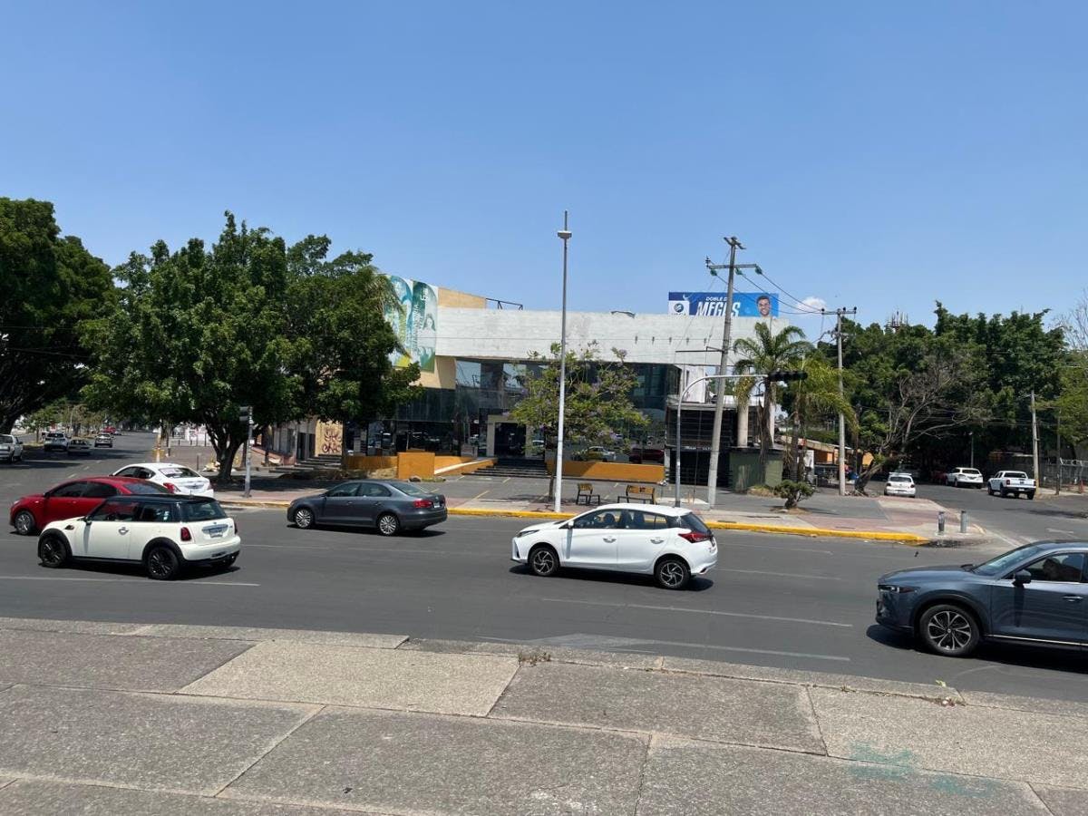 Local Comercial Spot2