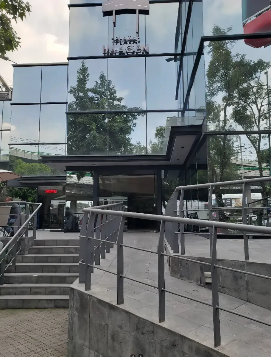 Local Comercial Spot2