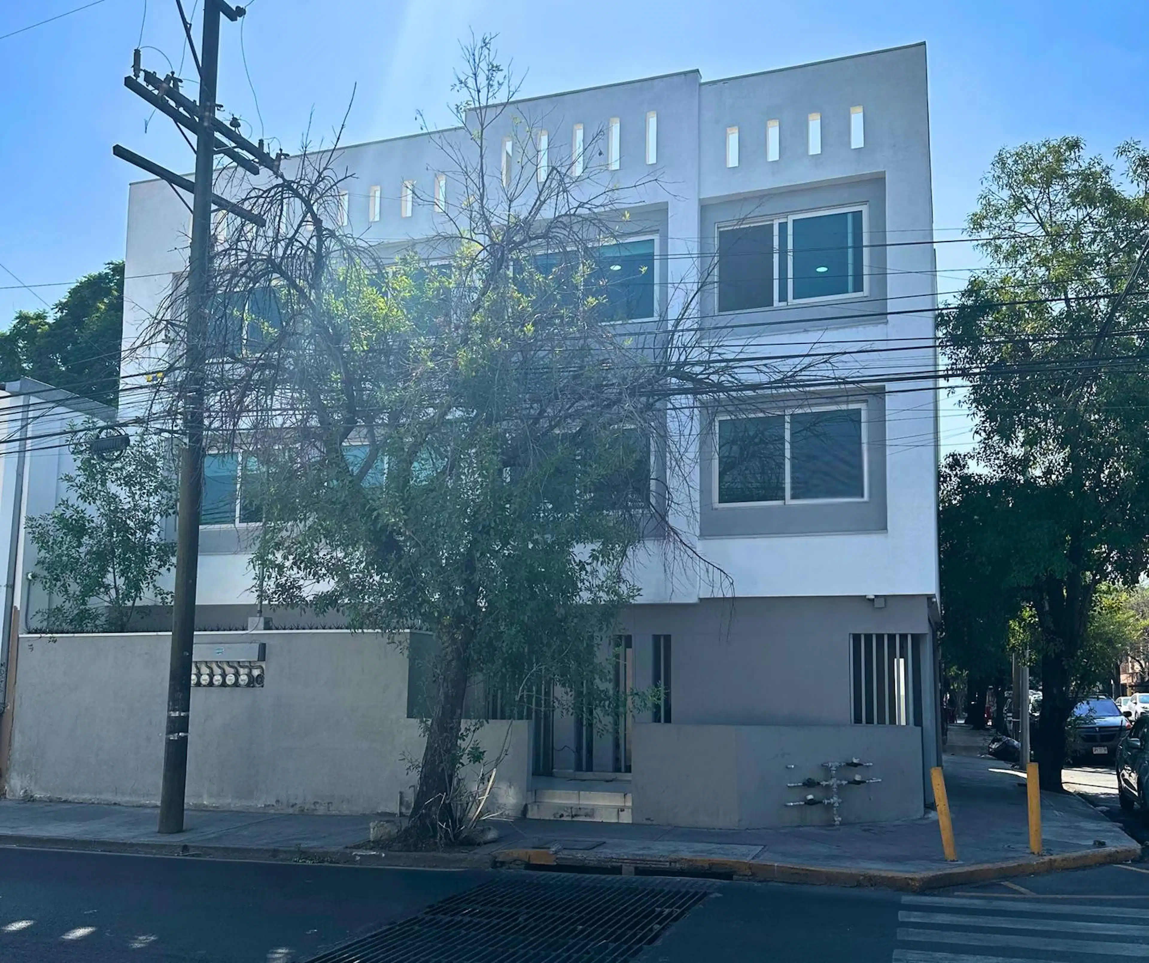 Calle Arteaga Al 1200 Col. Centro Mty 1200