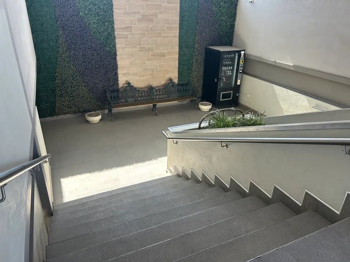 Local Comercial Spot2