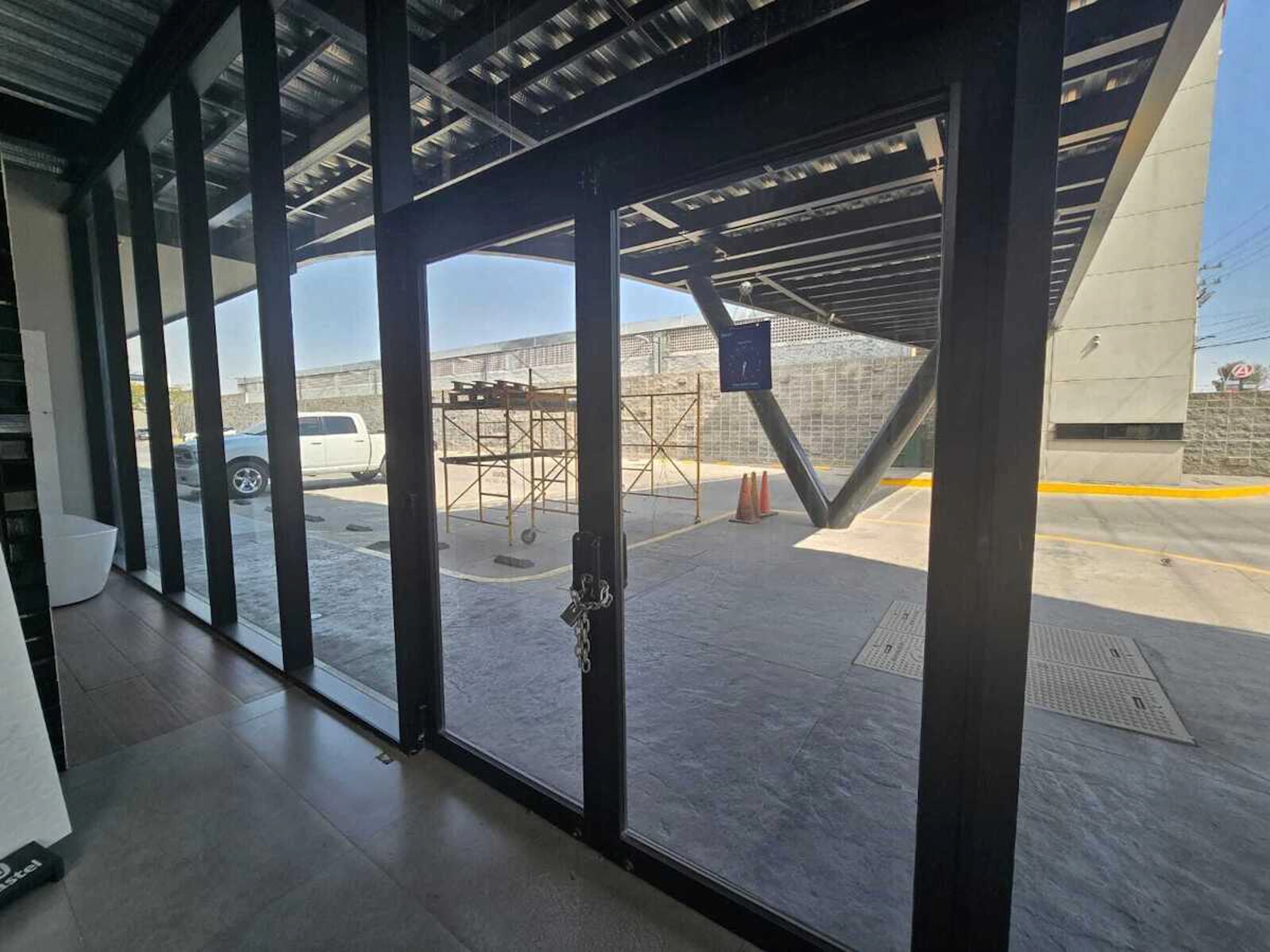 Local Comercial Spot2