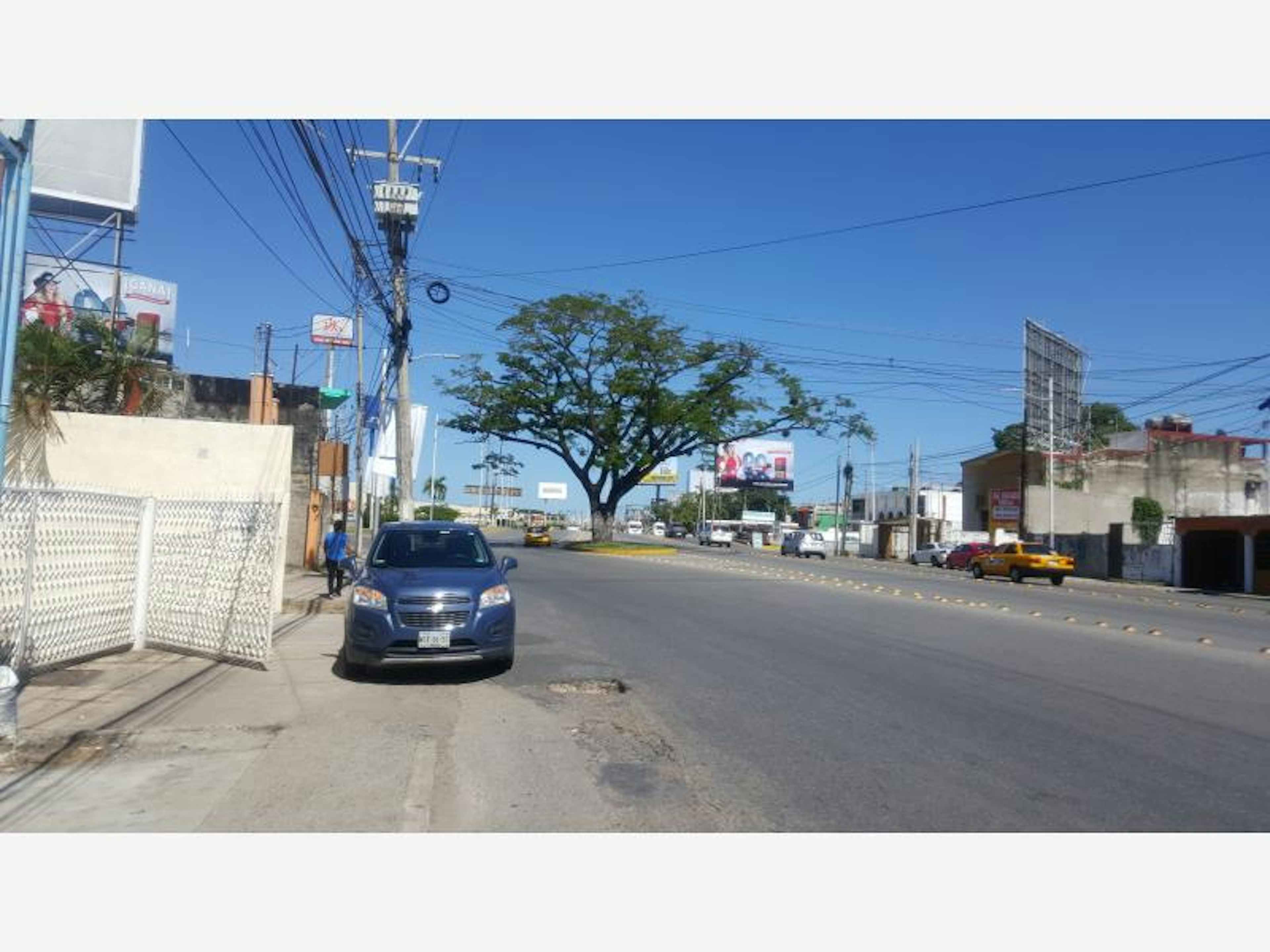 Av. Universidad