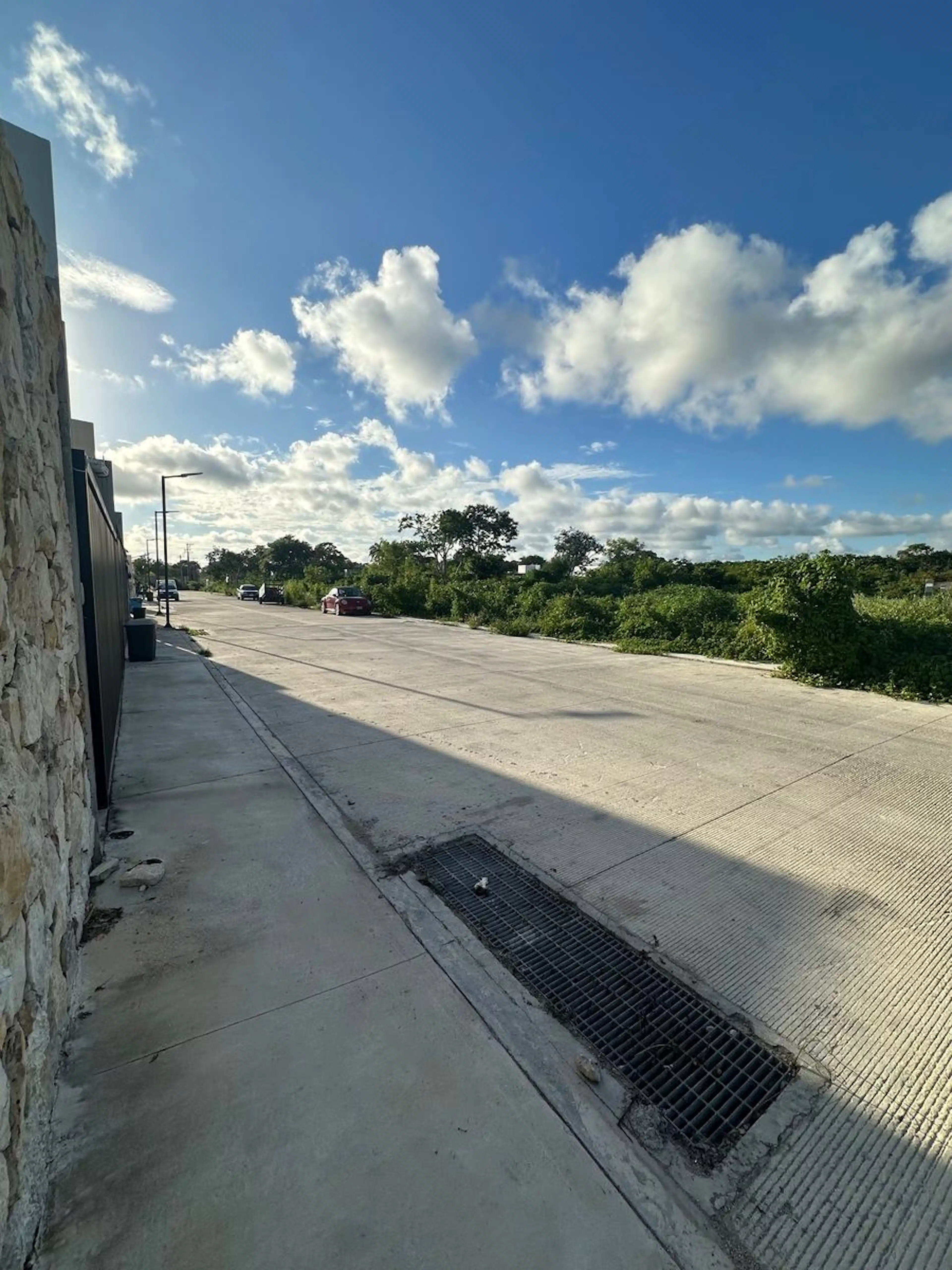 Terreno En Venta En Dzitya Con Calle Pavimentada Y Murete De Luz