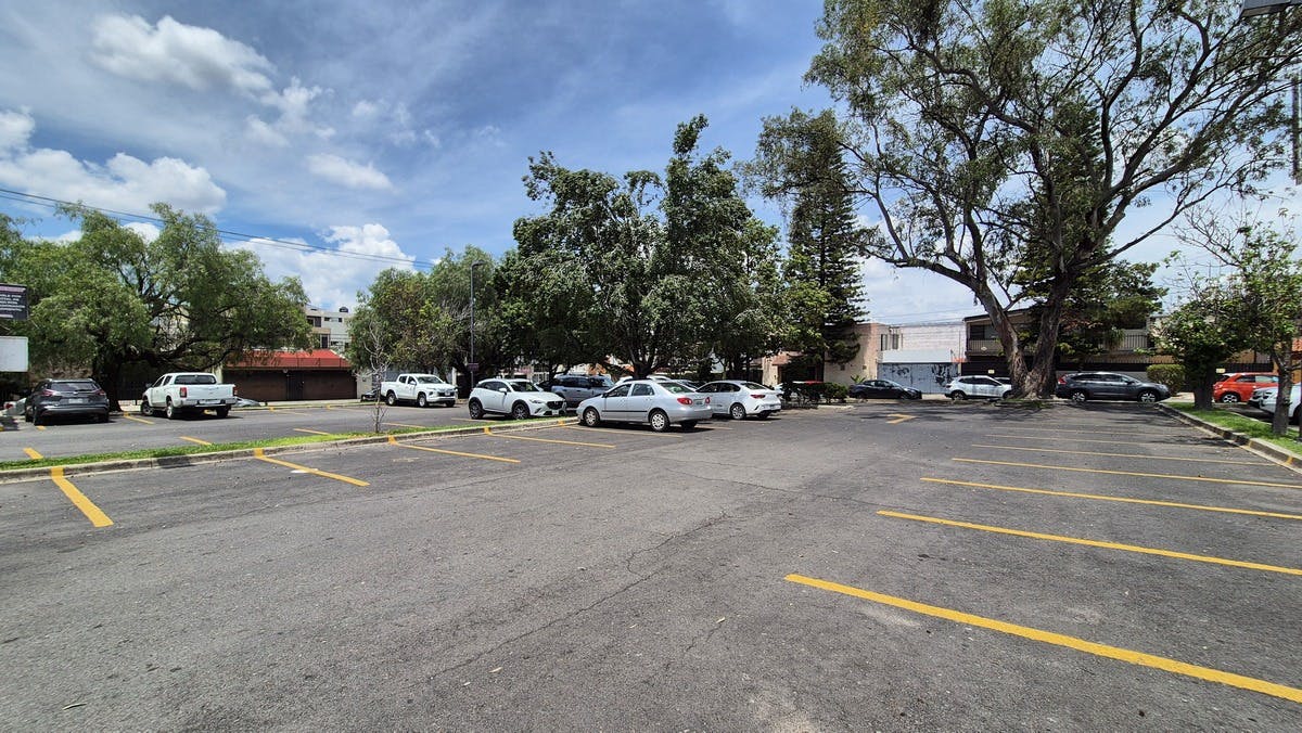 Local Comercial Spot2