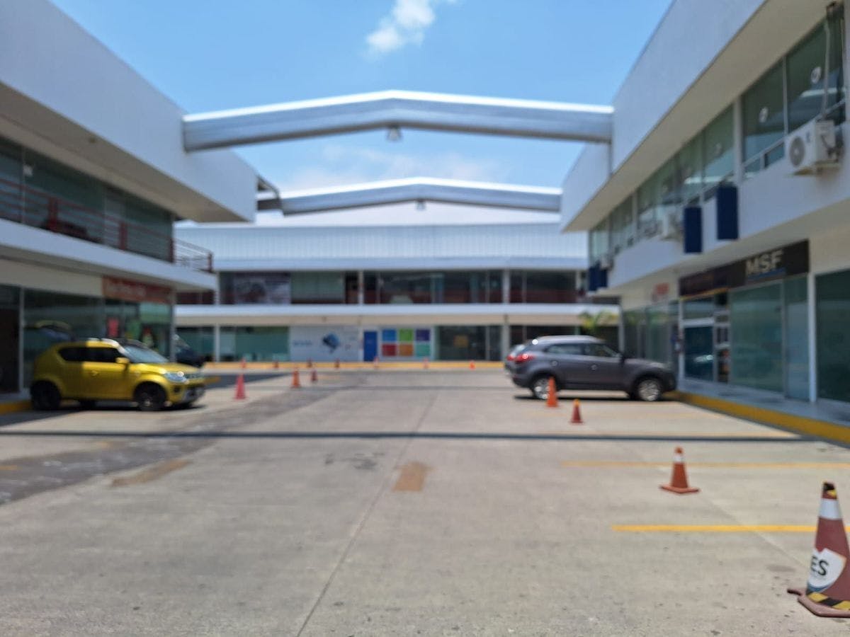 Local Comercial Spot2