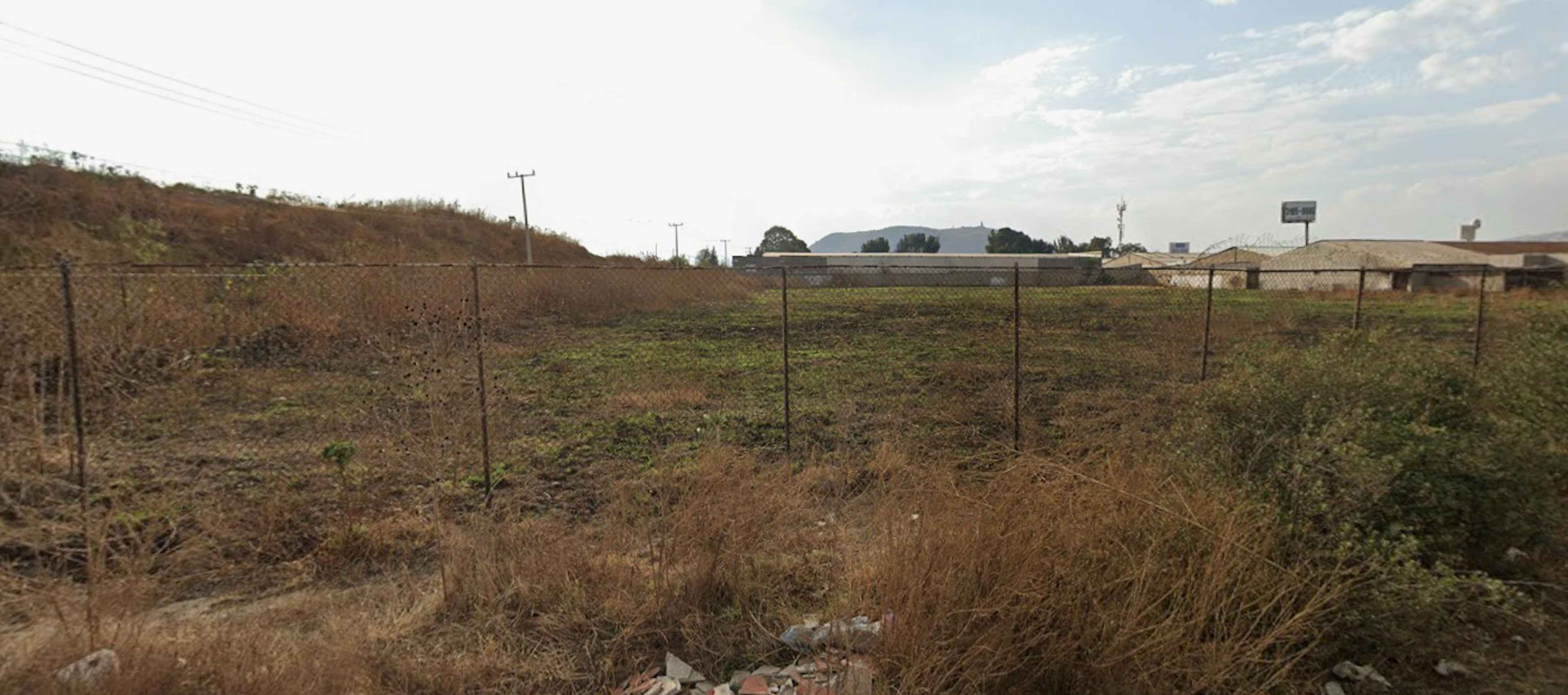 Avenida Ferrocarril Lote 4