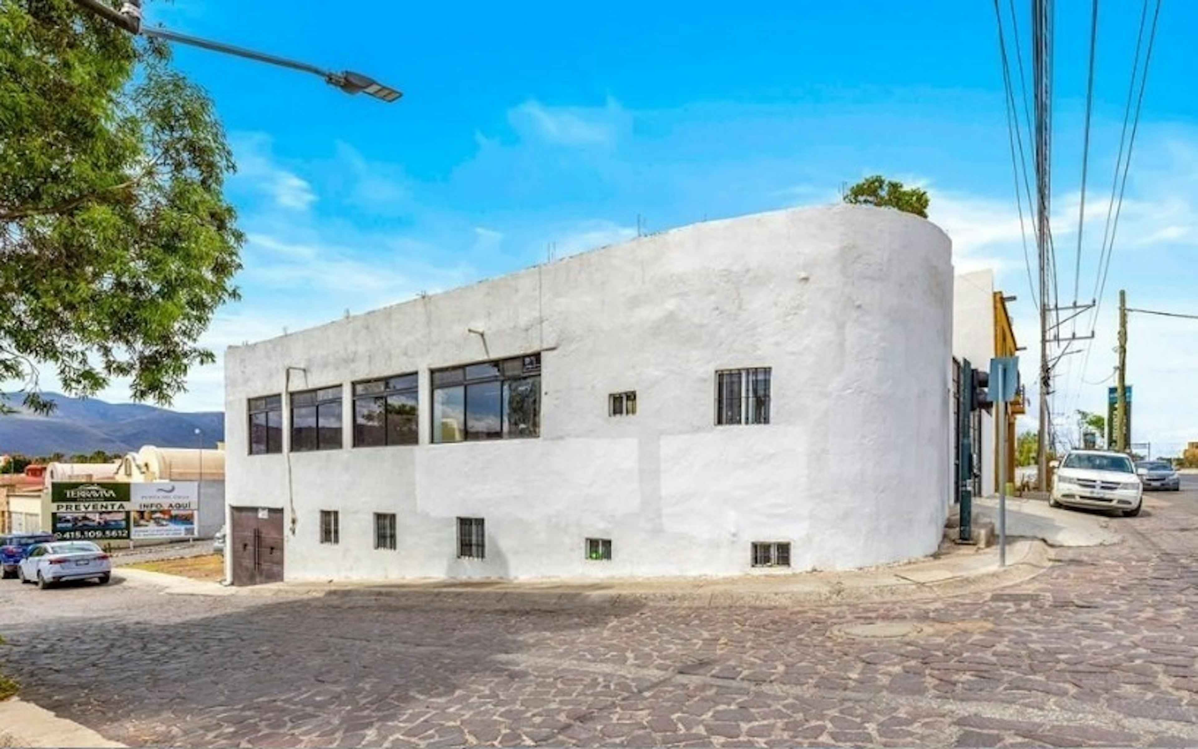 Avenida Paseo Real 90