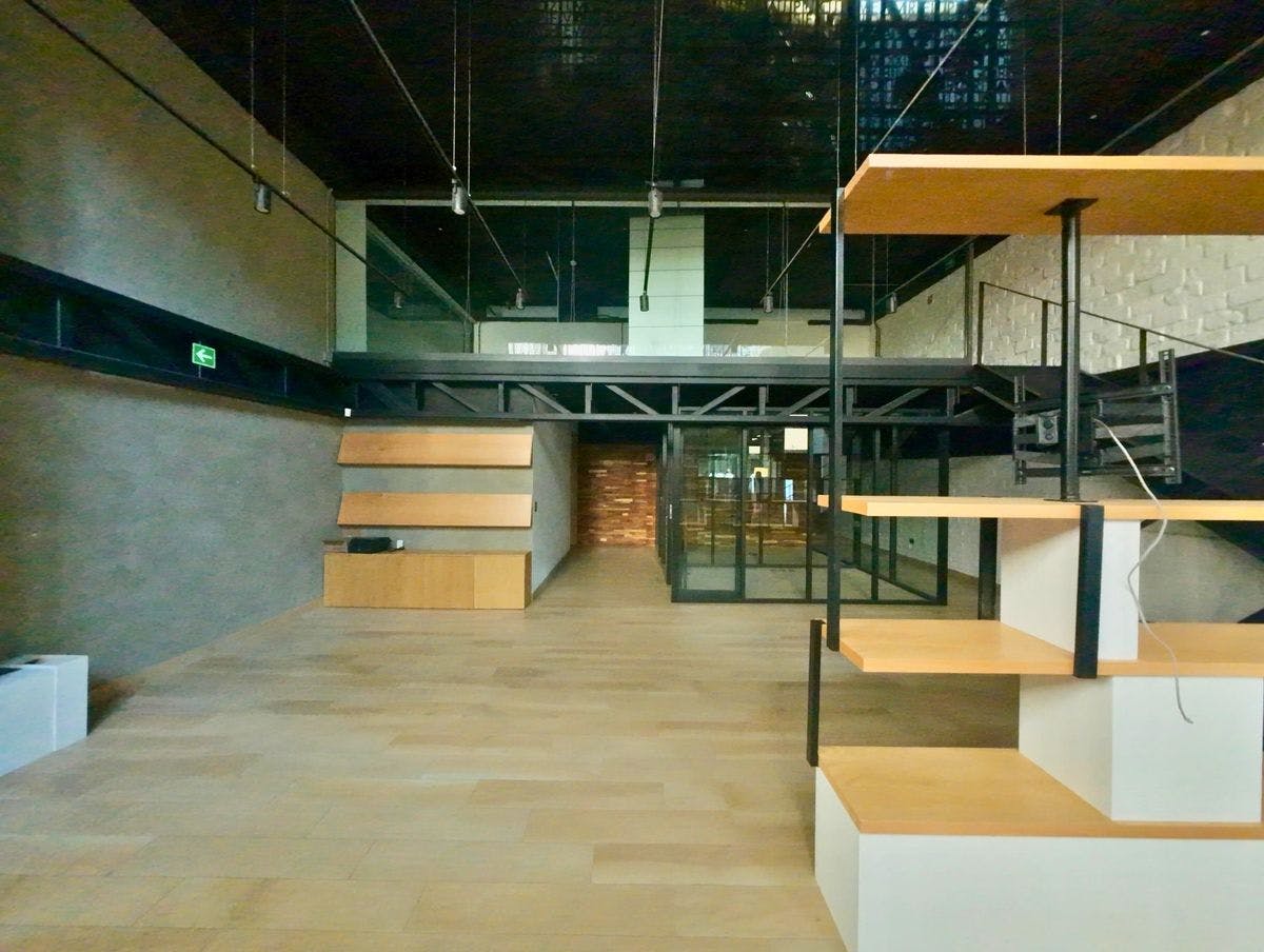 Local Comercial Spot2