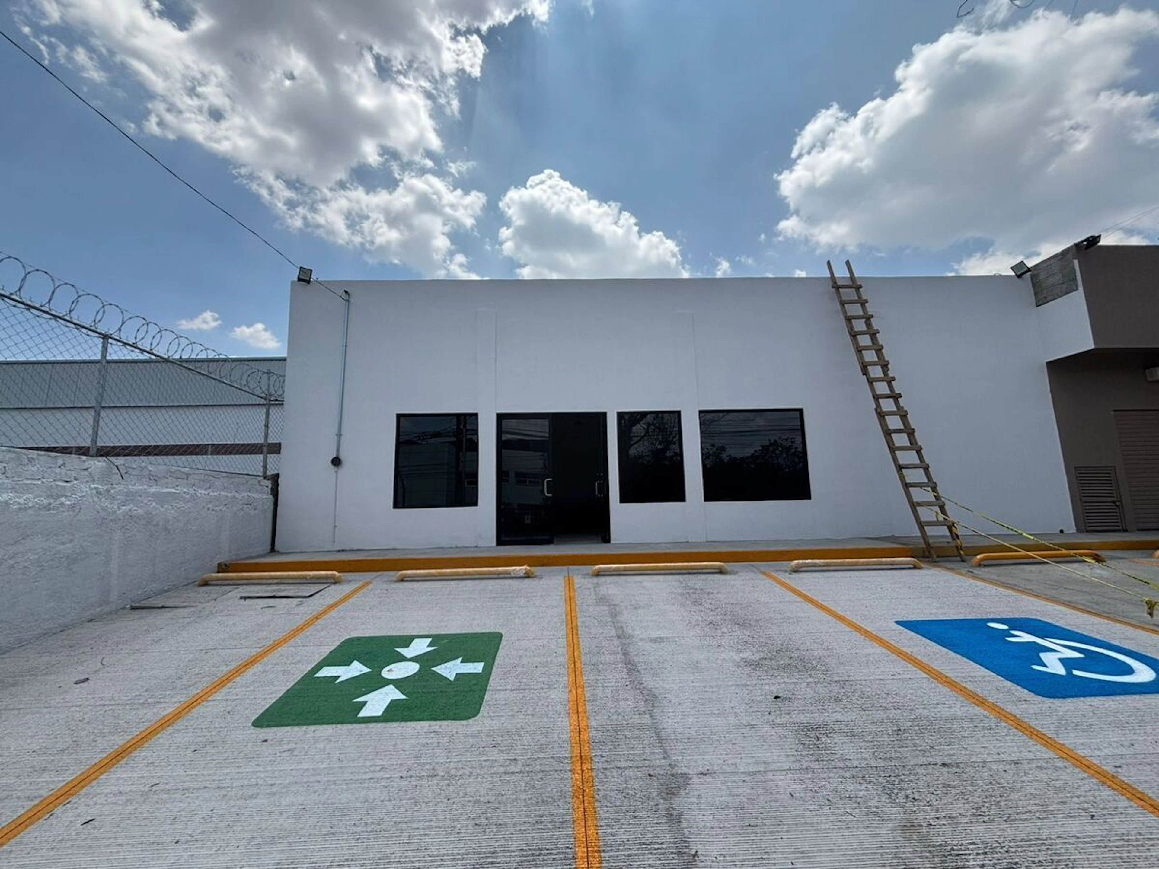 Local Comercial Spot2