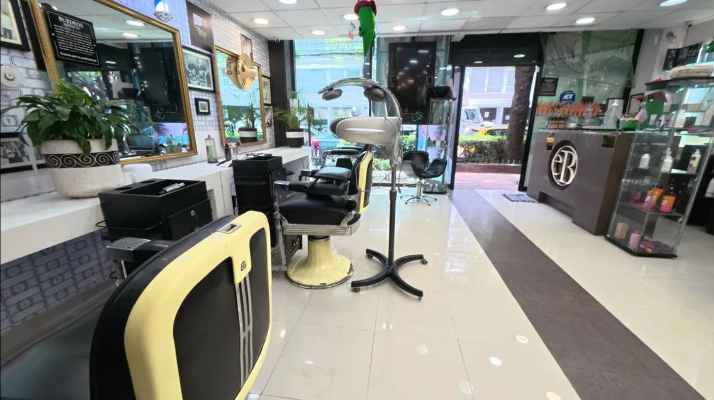 Local Comercial Spot2