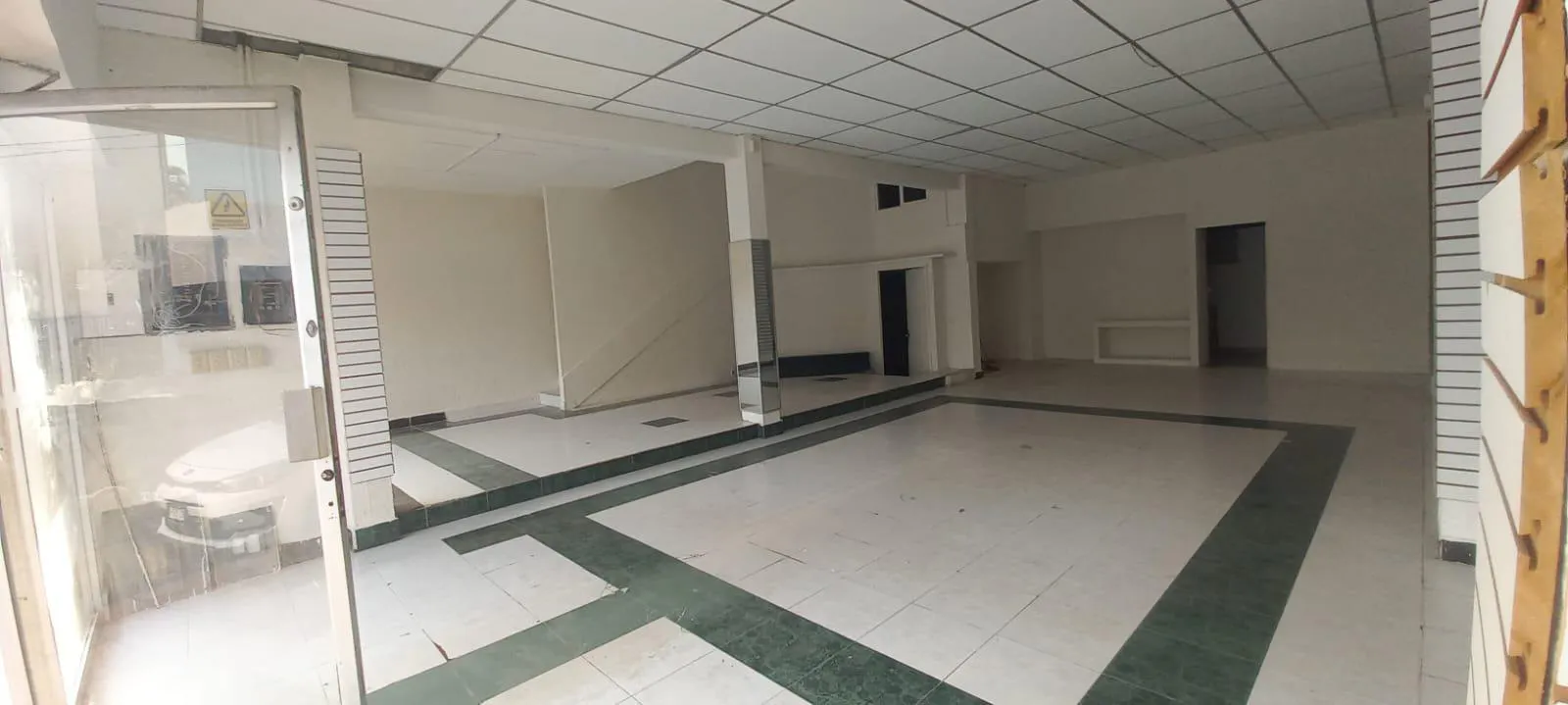 Local Comercial Spot2