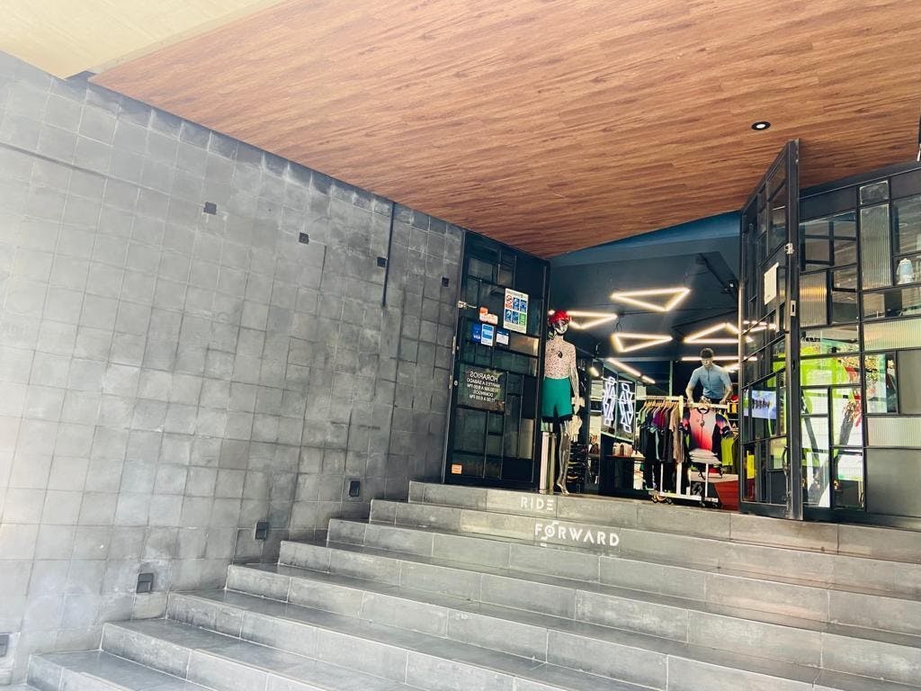 Local Comercial Spot2