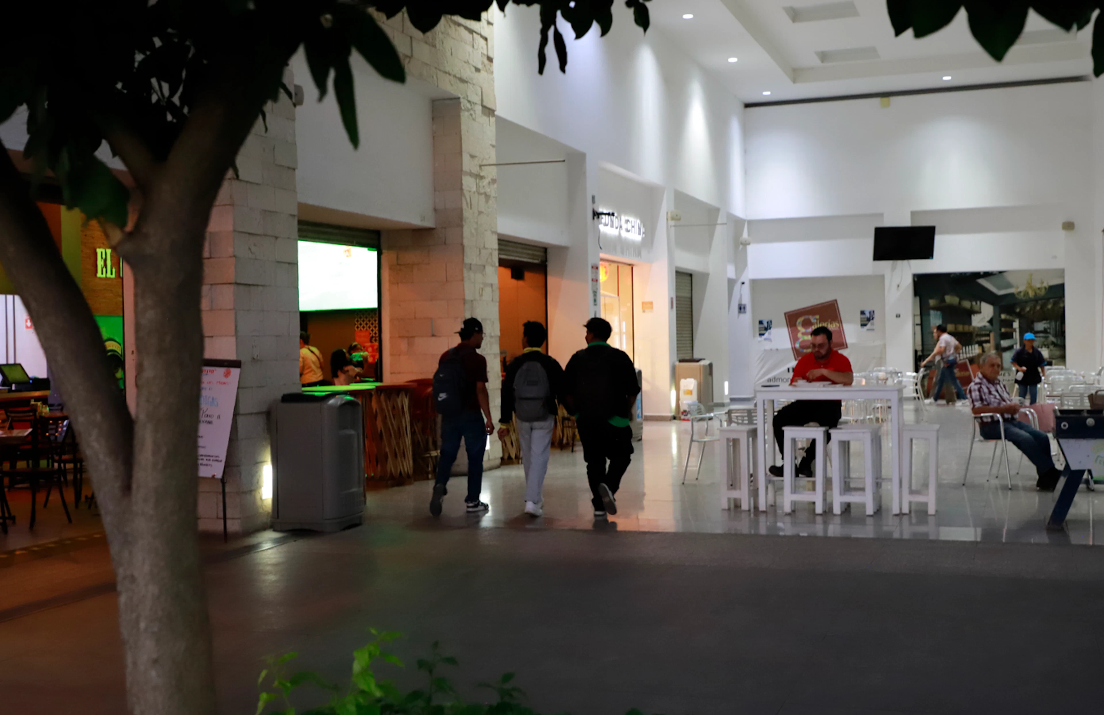 Local Comercial Spot2