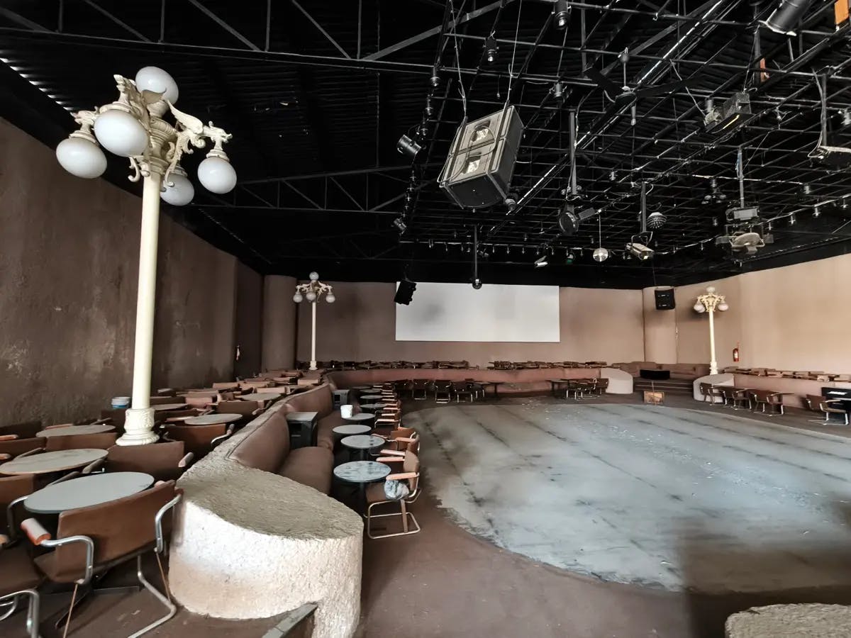 Local Comercial Spot2