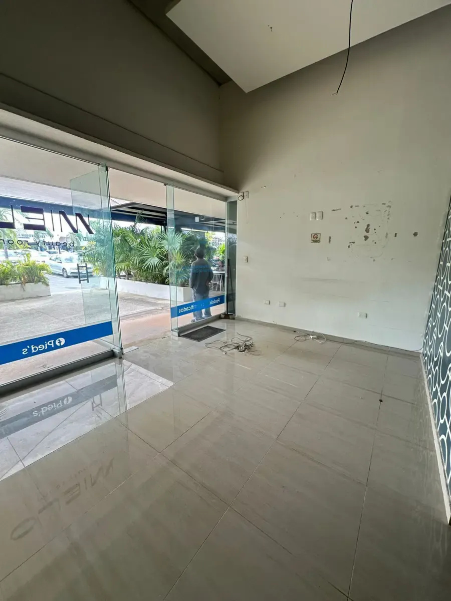 Local Comercial Spot2